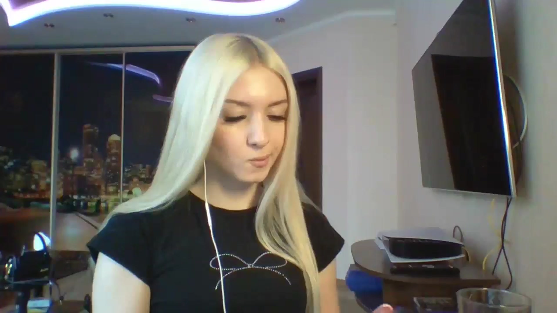 Gallery image thumbnail from SyndyRein's myfreecams stream on, 04/30/2026, 14:58 image 7 of 20