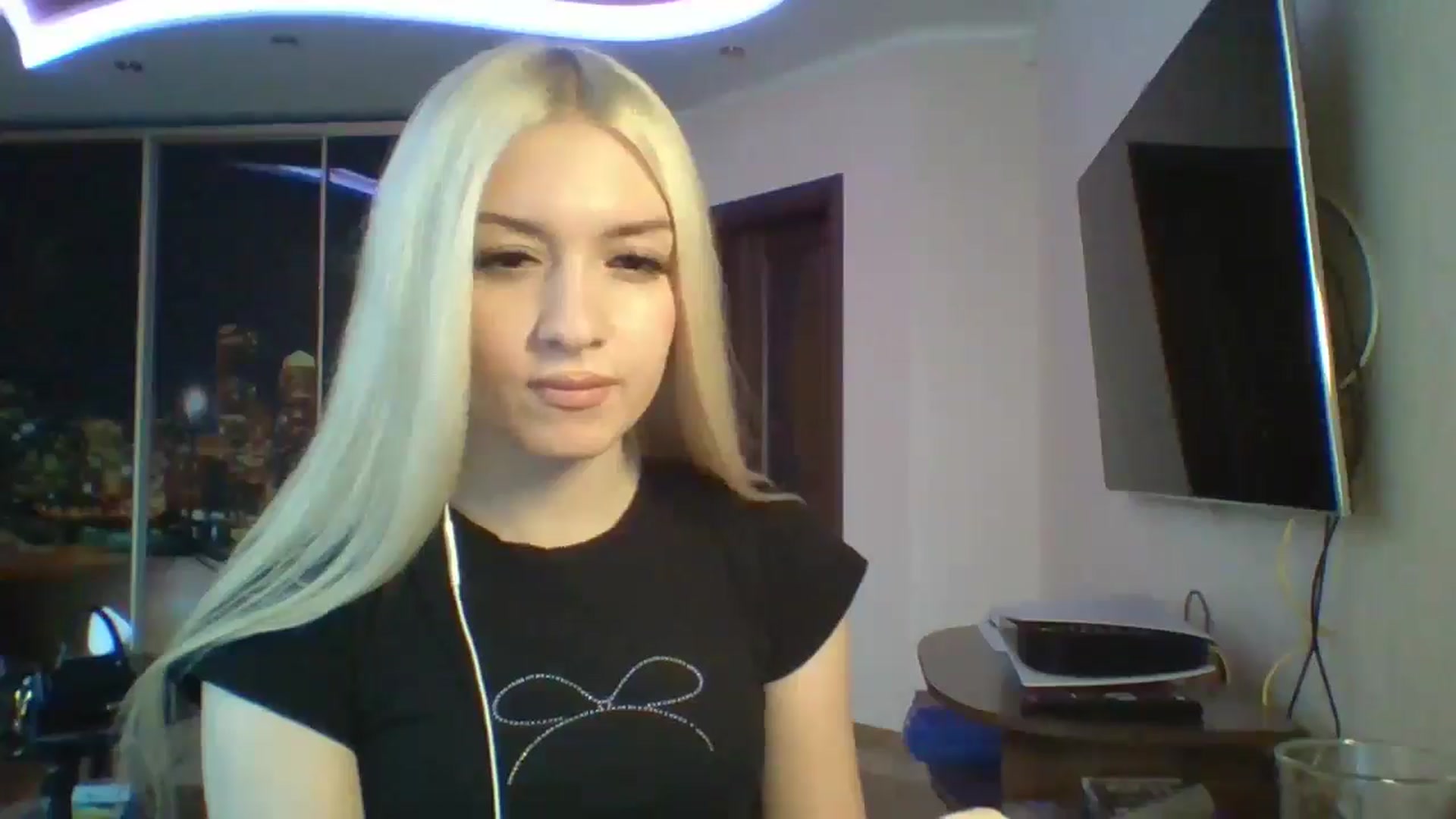 Gallery image thumbnail from SyndyRein's myfreecams stream on, 04/30/2026, 14:58 image 18 of 20