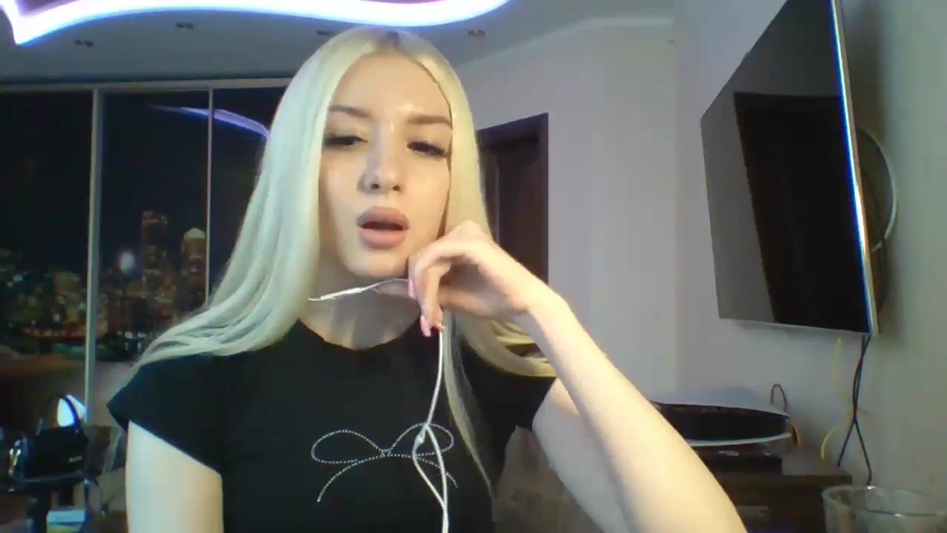 Gallery image thumbnail from SyndyRein's myfreecams stream on, 04/30/2026, 14:58 image 15 of 20