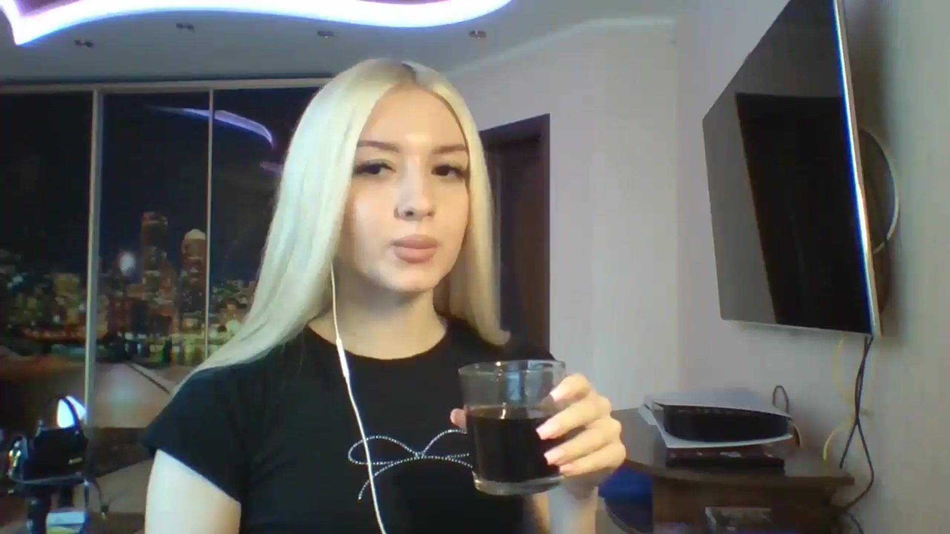 Gallery image thumbnail from SyndyRein's myfreecams stream on, 04/30/2026, 14:58 image 5 of 20