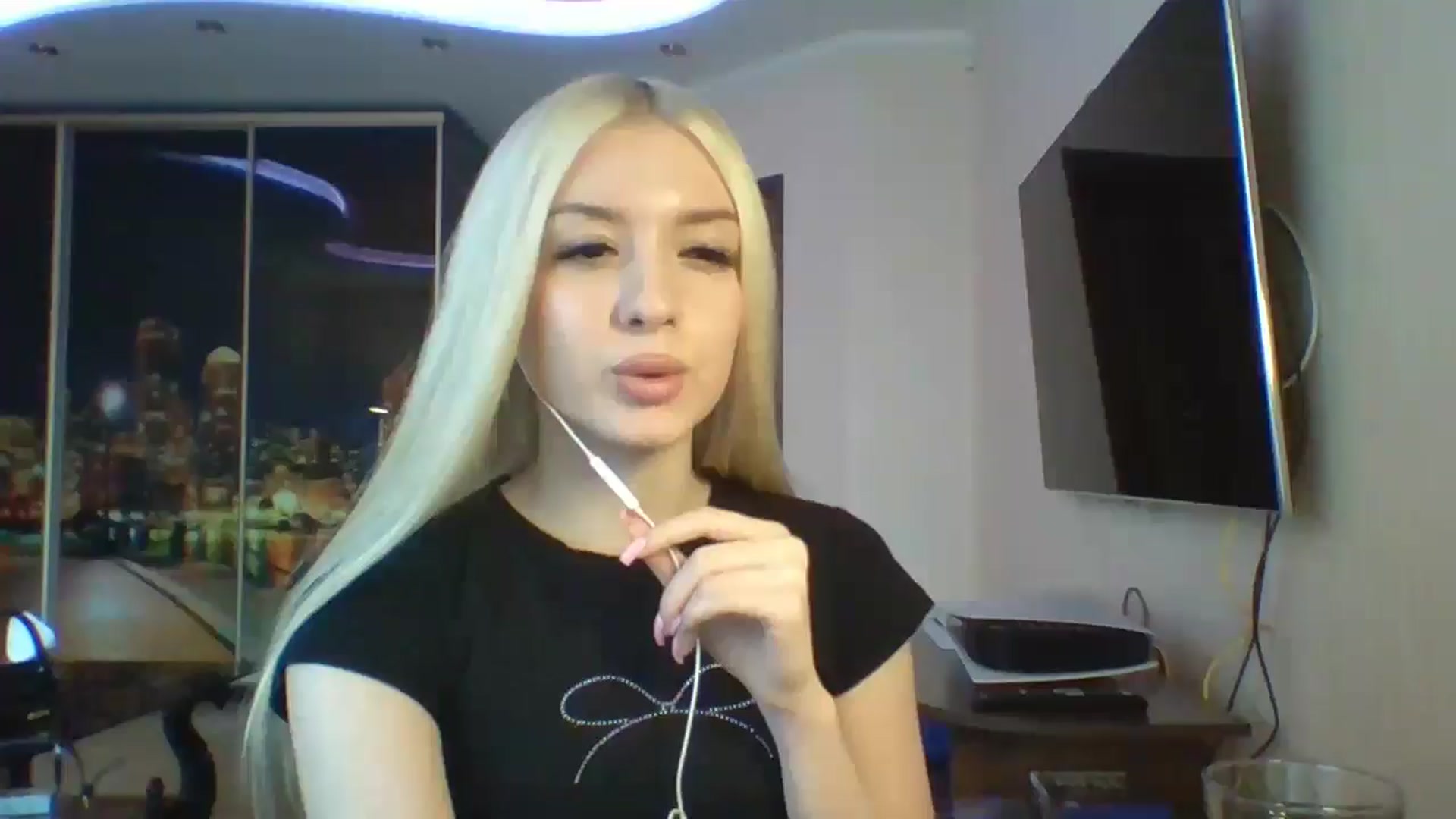 Gallery image thumbnail from SyndyRein's myfreecams stream on, 04/30/2026, 14:58 image 1 of 20