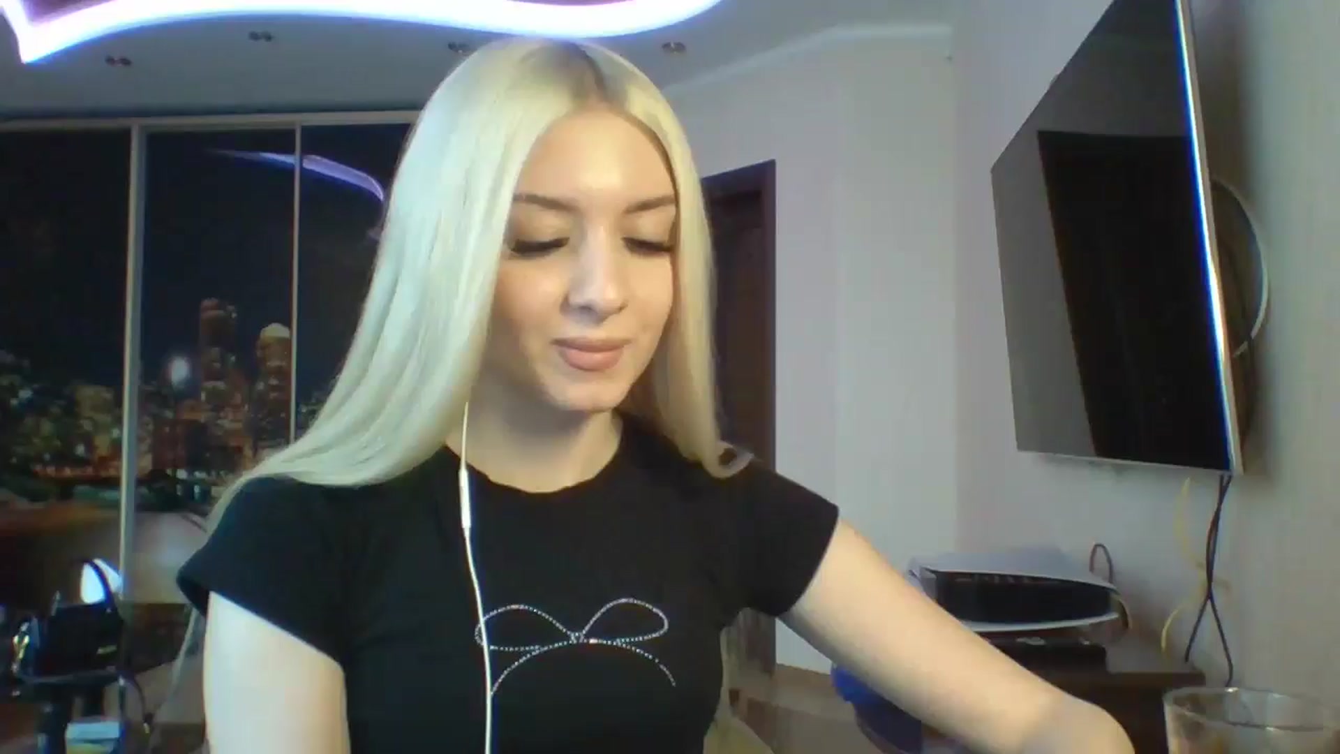 Gallery image thumbnail from SyndyRein's myfreecams stream on, 04/30/2026, 14:58 image 12 of 20