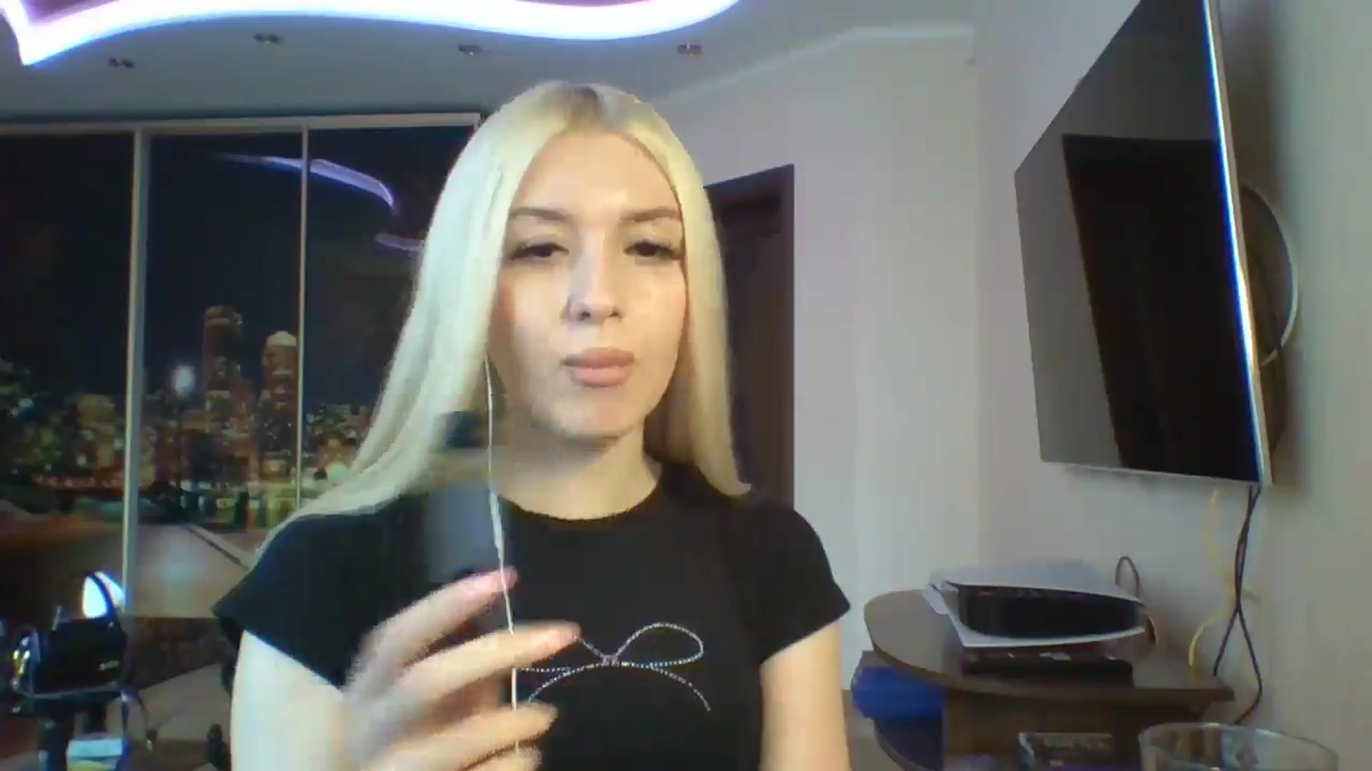 Gallery image thumbnail from SyndyRein's myfreecams stream on, 04/30/2026, 14:58 image 4 of 20