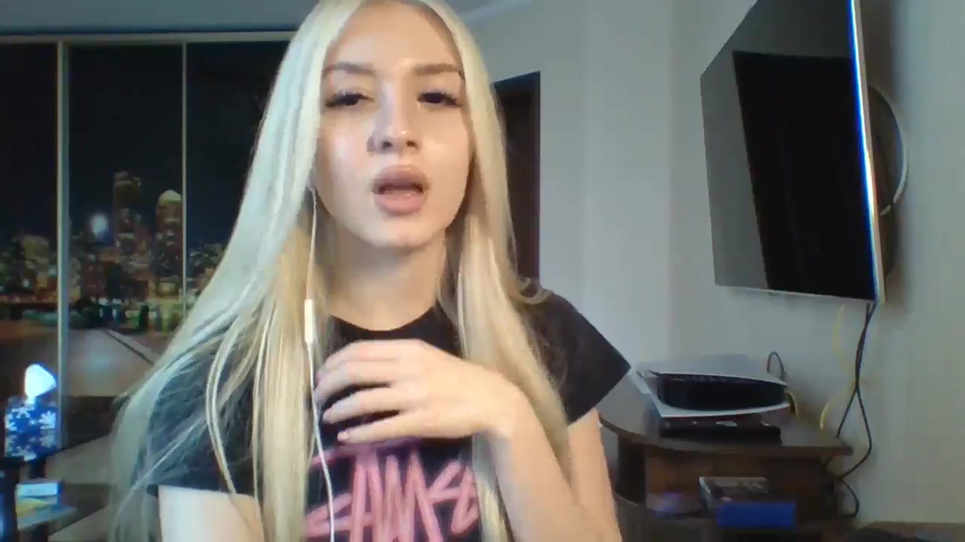 Gallery image thumbnail from SyndyRein's myfreecams stream on, 05/01/2026, 13:50 image 6 of 20
