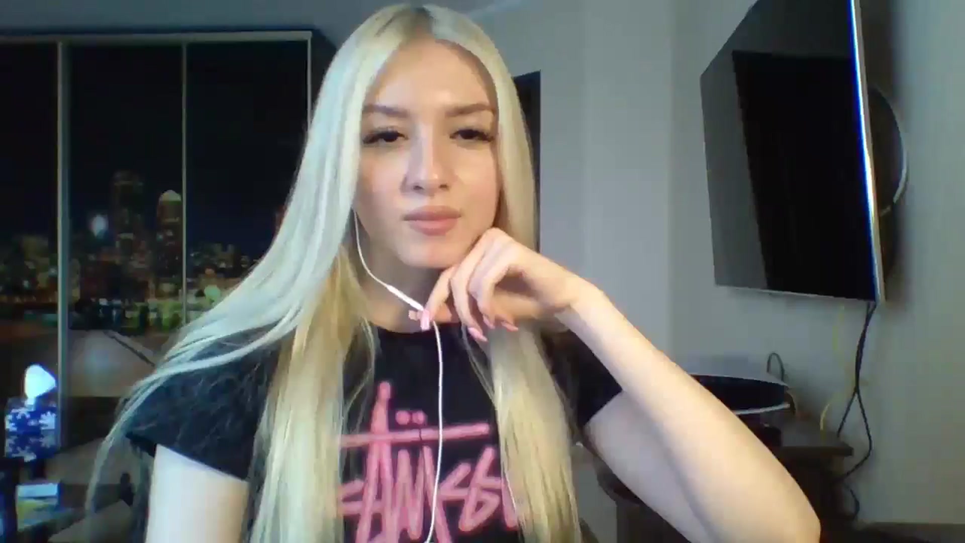 Gallery image thumbnail from SyndyRein's myfreecams stream on, 05/01/2026, 13:50 image 8 of 20
