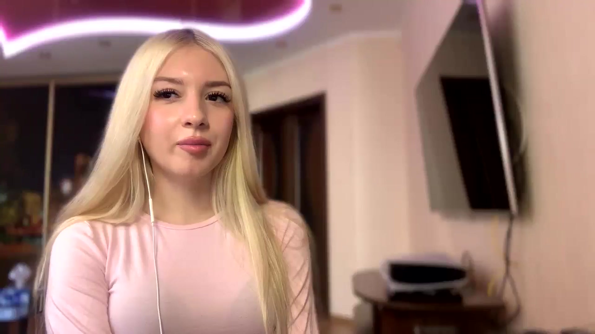 Gallery image thumbnail from SyndyRein's myfreecams stream on, 05/04/2026, 09:38 image 11 of 20