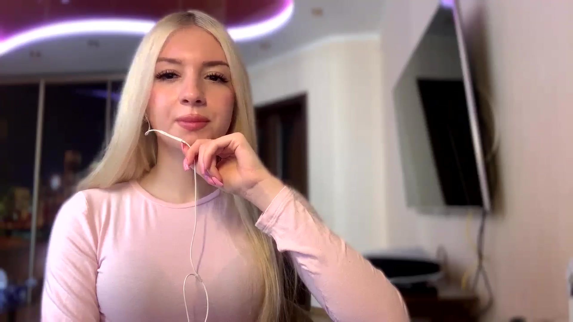 Gallery image thumbnail from SyndyRein's myfreecams stream on, 05/04/2026, 10:59 image 4 of 20