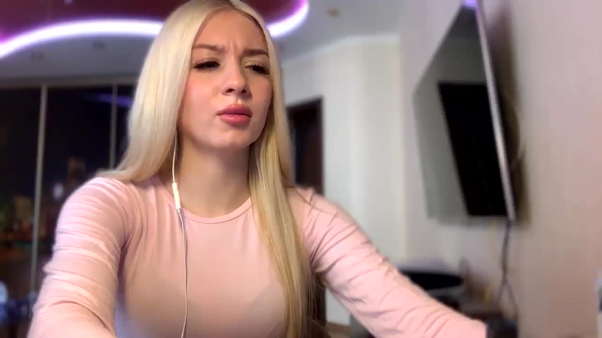 Gallery image thumbnail from SyndyRein's myfreecams stream on, 05/04/2026, 10:59 image 3 of 20