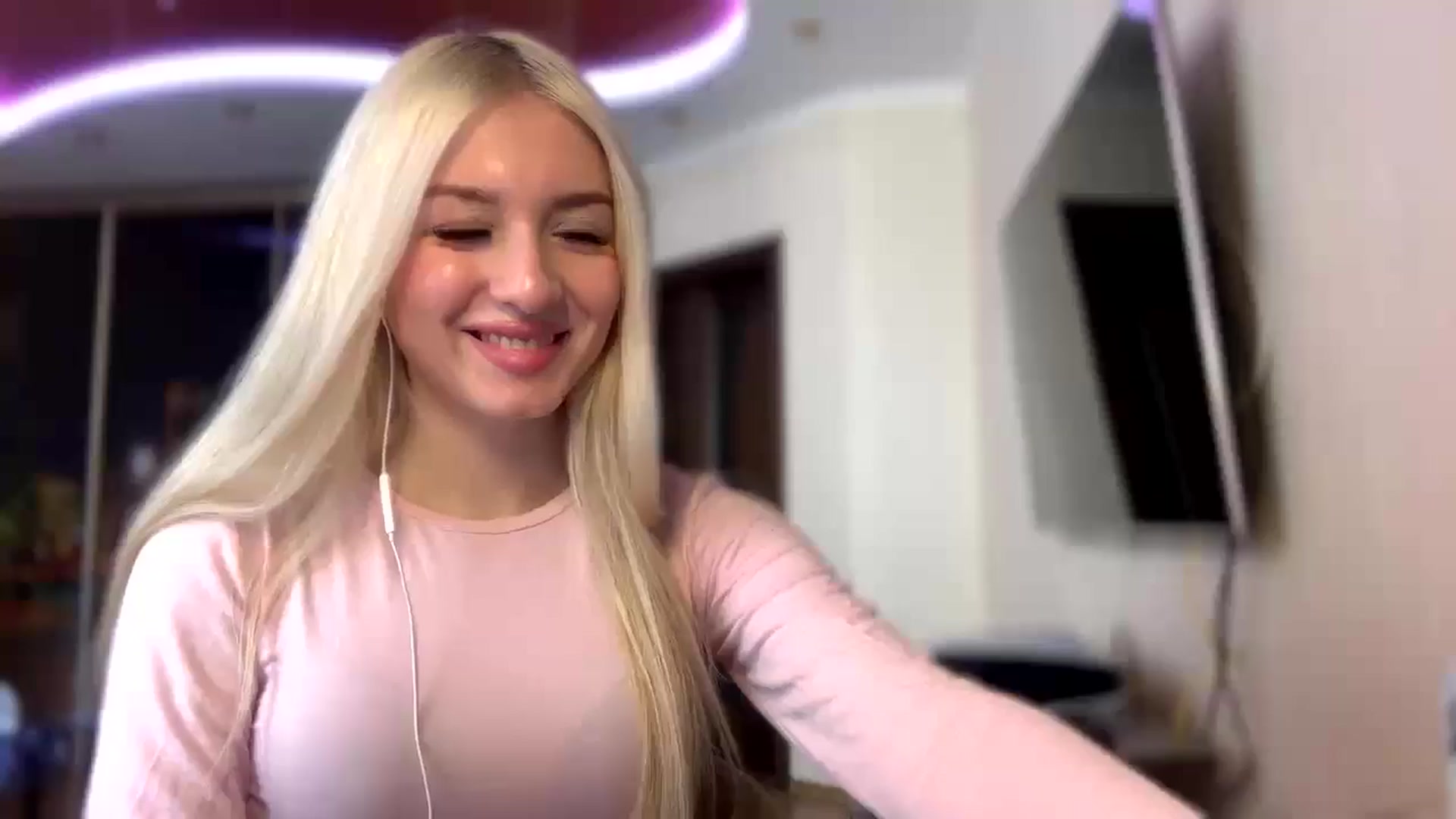 Gallery image thumbnail from SyndyRein's myfreecams stream on, 05/04/2026, 10:59 image 20 of 20
