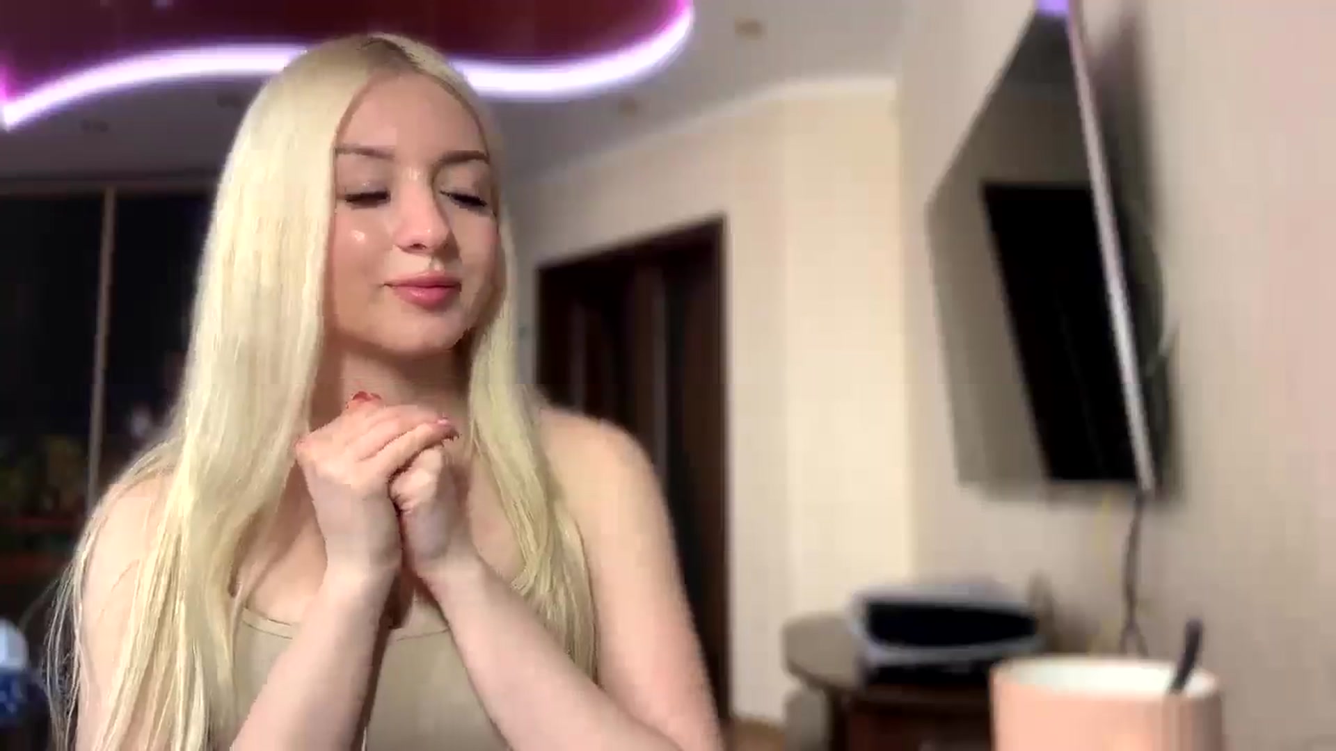 Gallery image thumbnail from SyndyRein's myfreecams stream on, 05/04/2026, 12:39 image 14 of 20
