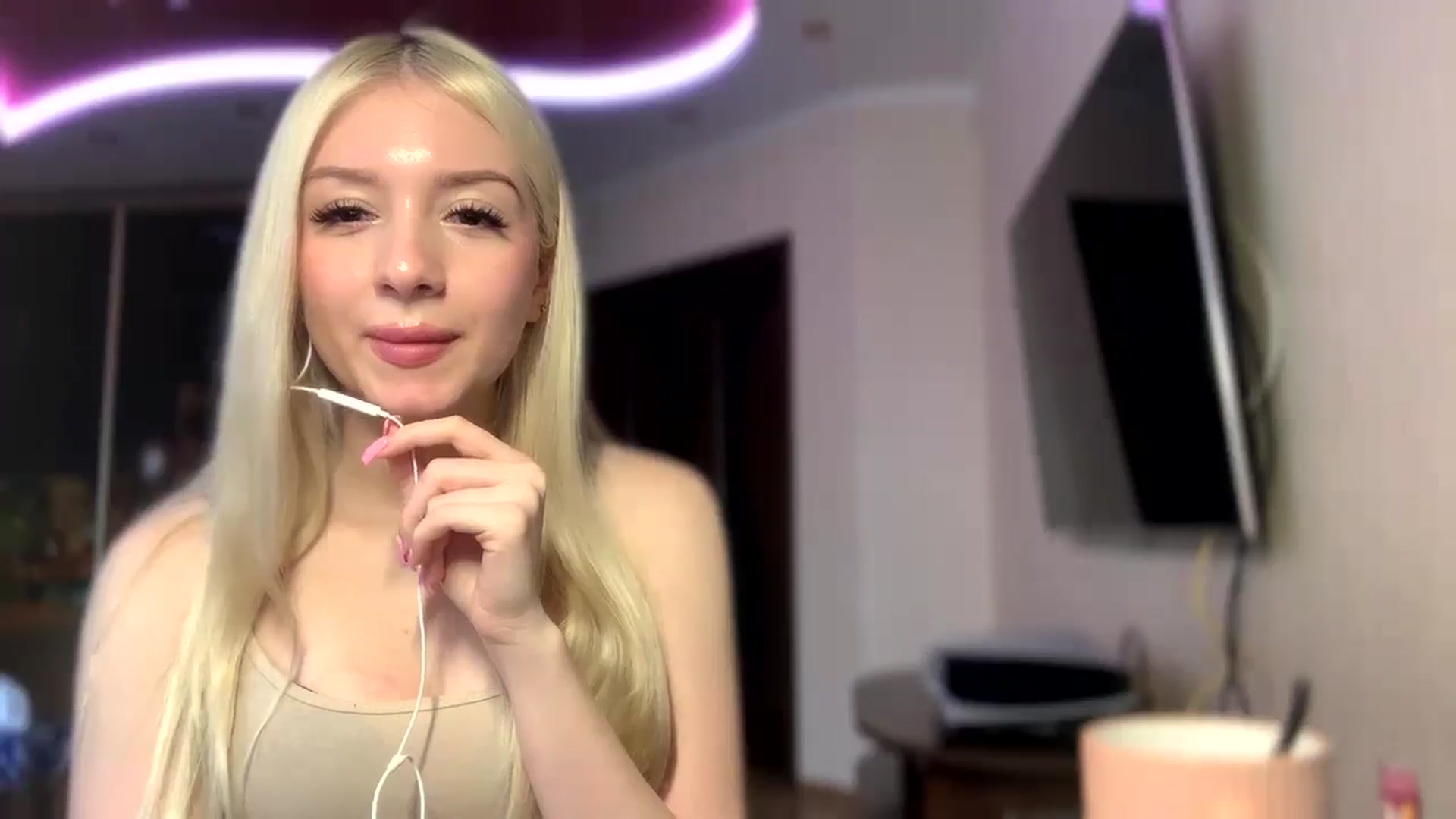 Gallery image thumbnail from SyndyRein's myfreecams stream on, 05/04/2026, 12:39 image 11 of 20