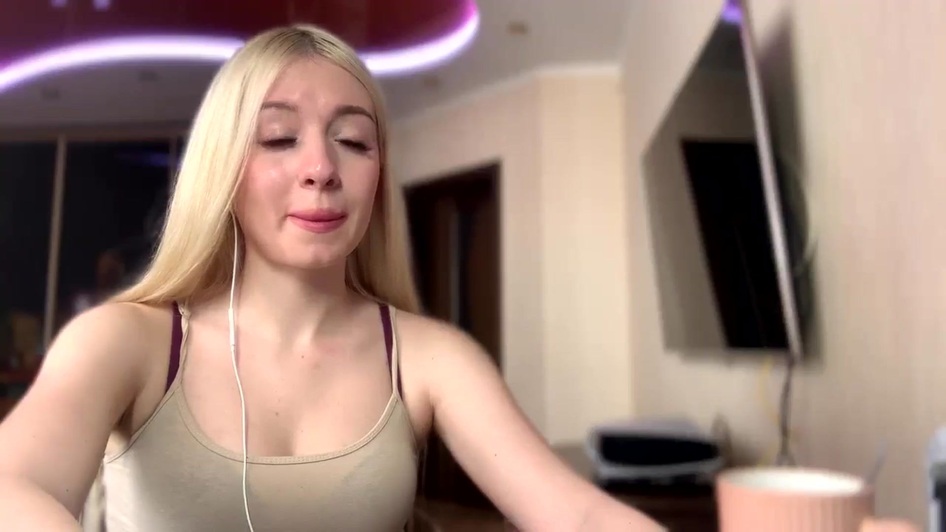 Gallery image thumbnail from SyndyRein's myfreecams stream on, 05/04/2026, 14:12 image 14 of 20