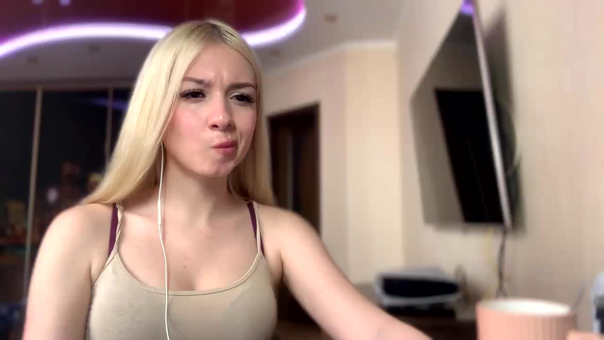 Gallery image thumbnail from SyndyRein's myfreecams stream on, 05/04/2026, 14:12 image 17 of 20