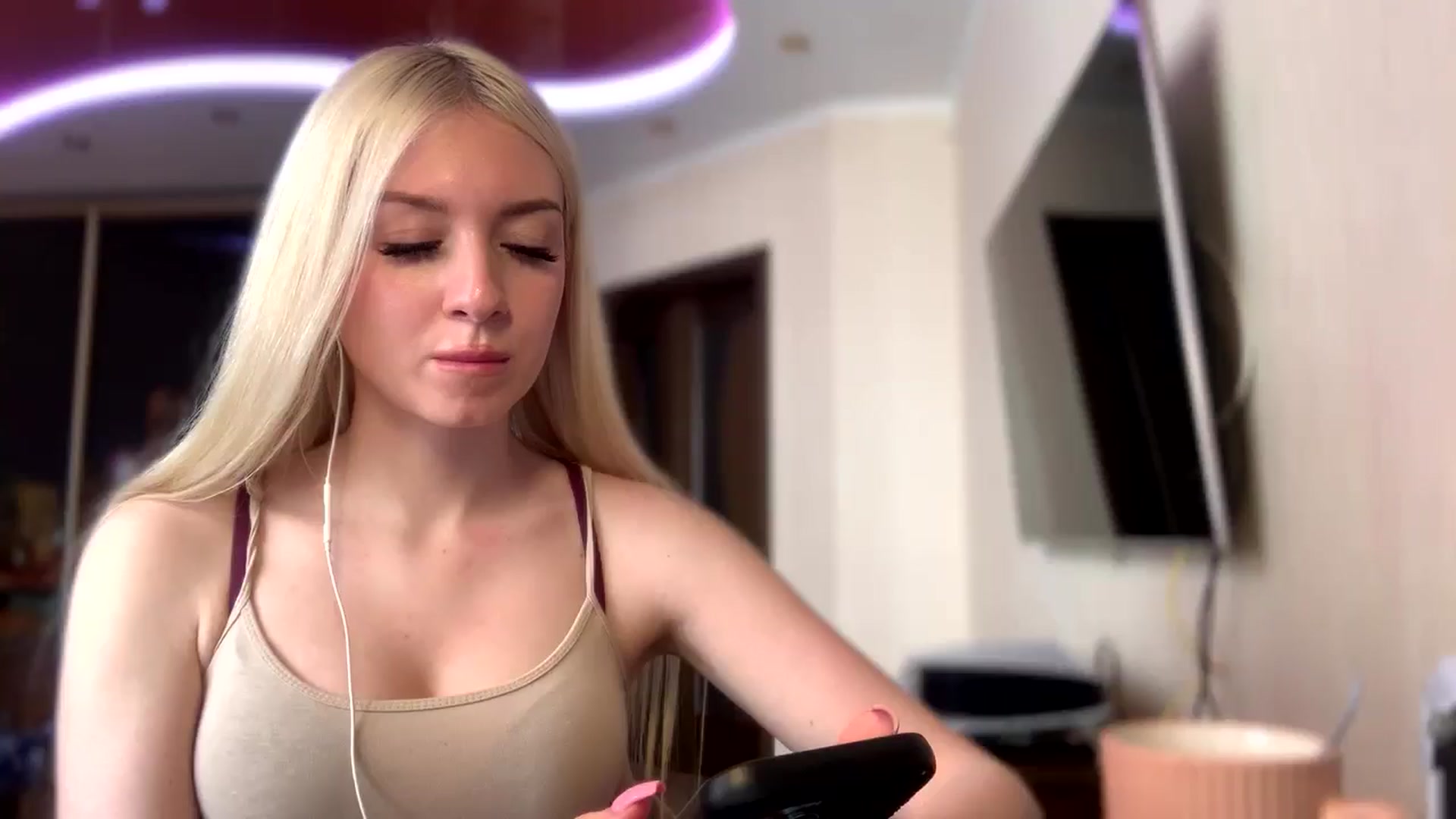 Gallery image thumbnail from SyndyRein's myfreecams stream on, 05/04/2026, 14:12 image 5 of 20