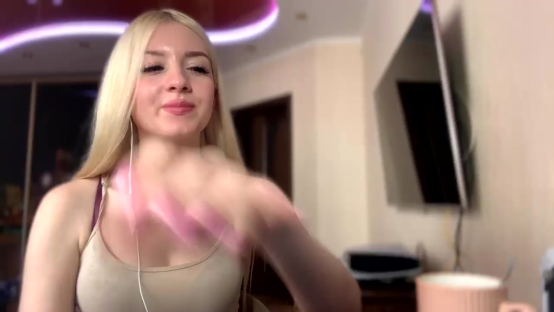 Gallery image thumbnail from SyndyRein's myfreecams stream on, 05/04/2026, 14:12 image 1 of 20