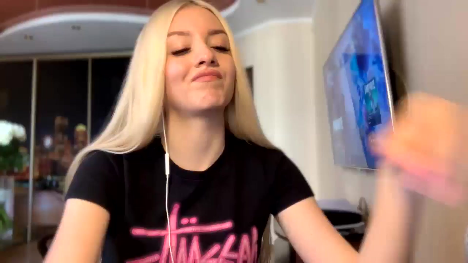 Gallery image thumbnail from SyndyRein's myfreecams stream on, 05/05/2026, 10:45 image 2 of 20