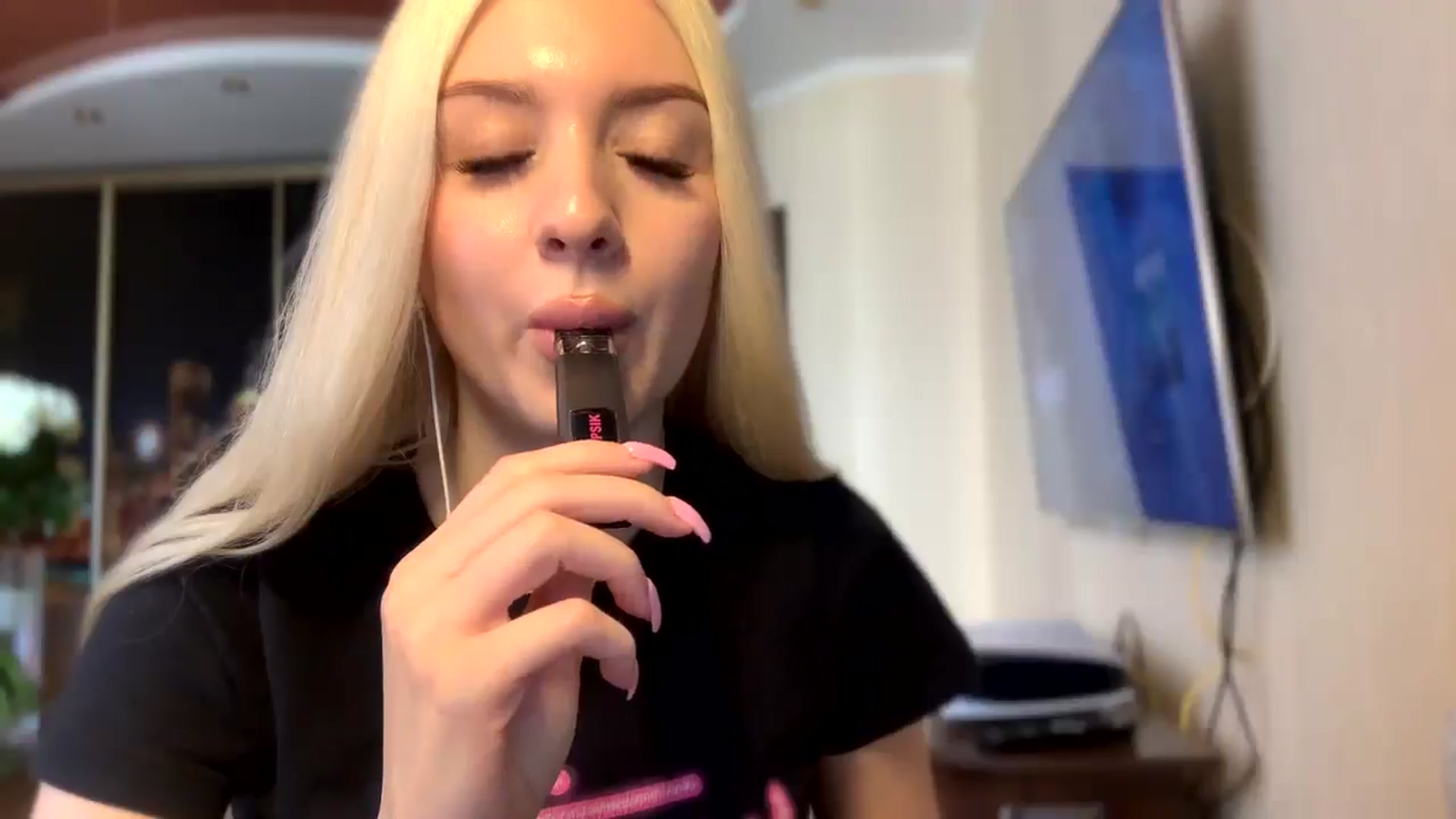 Gallery image thumbnail from SyndyRein's myfreecams stream on, 05/05/2026, 10:45 image 4 of 20