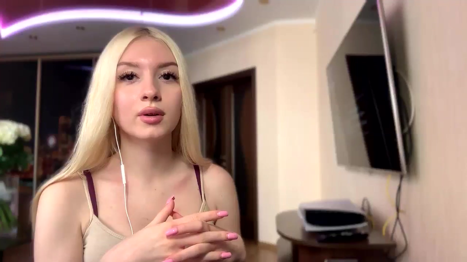Gallery image thumbnail from SyndyRein's myfreecams stream on, 05/05/2026, 11:46 image 3 of 20