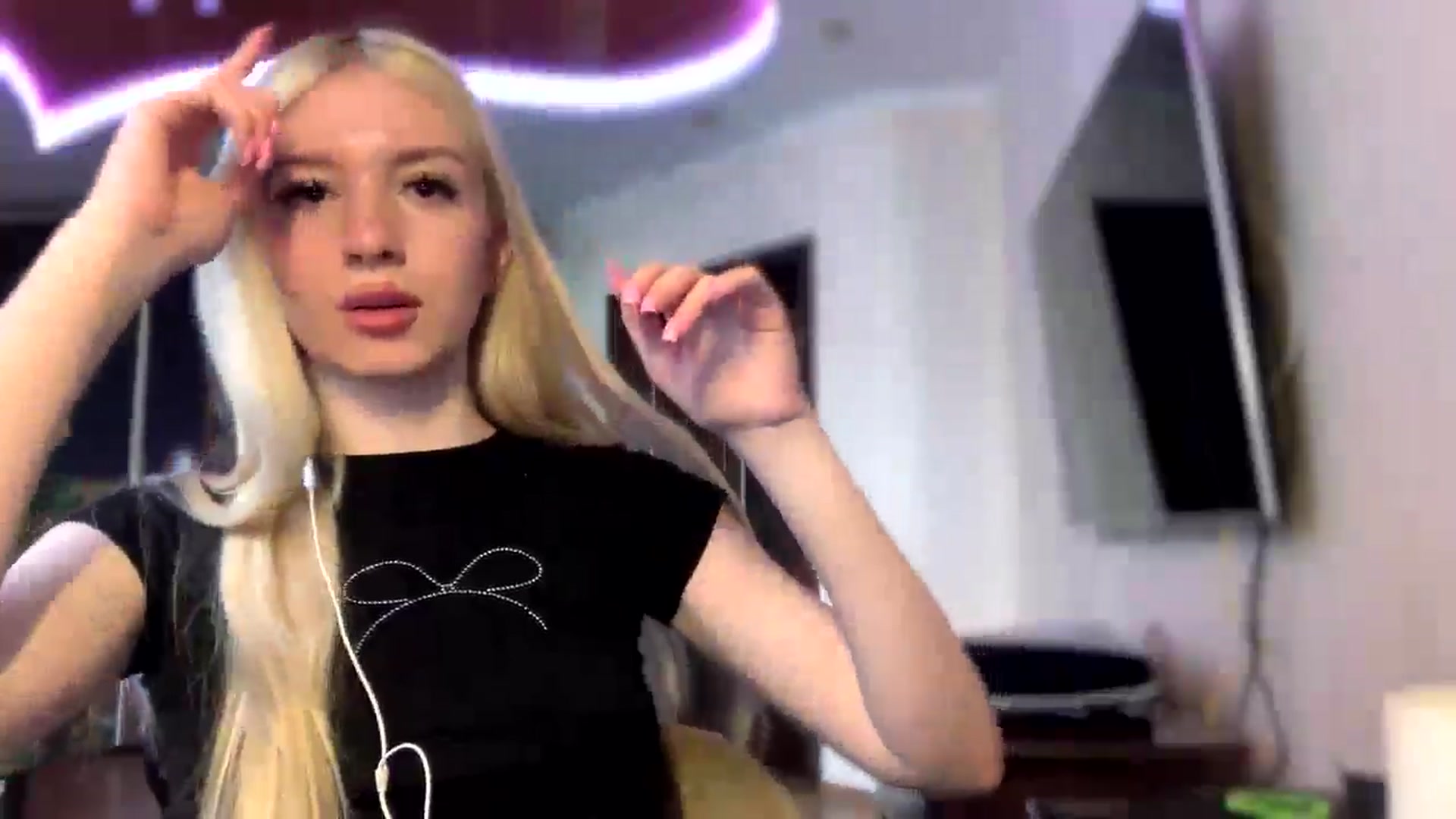 Gallery image thumbnail from SyndyRein's myfreecams stream on, 05/06/2026, 09:56 image 15 of 20
