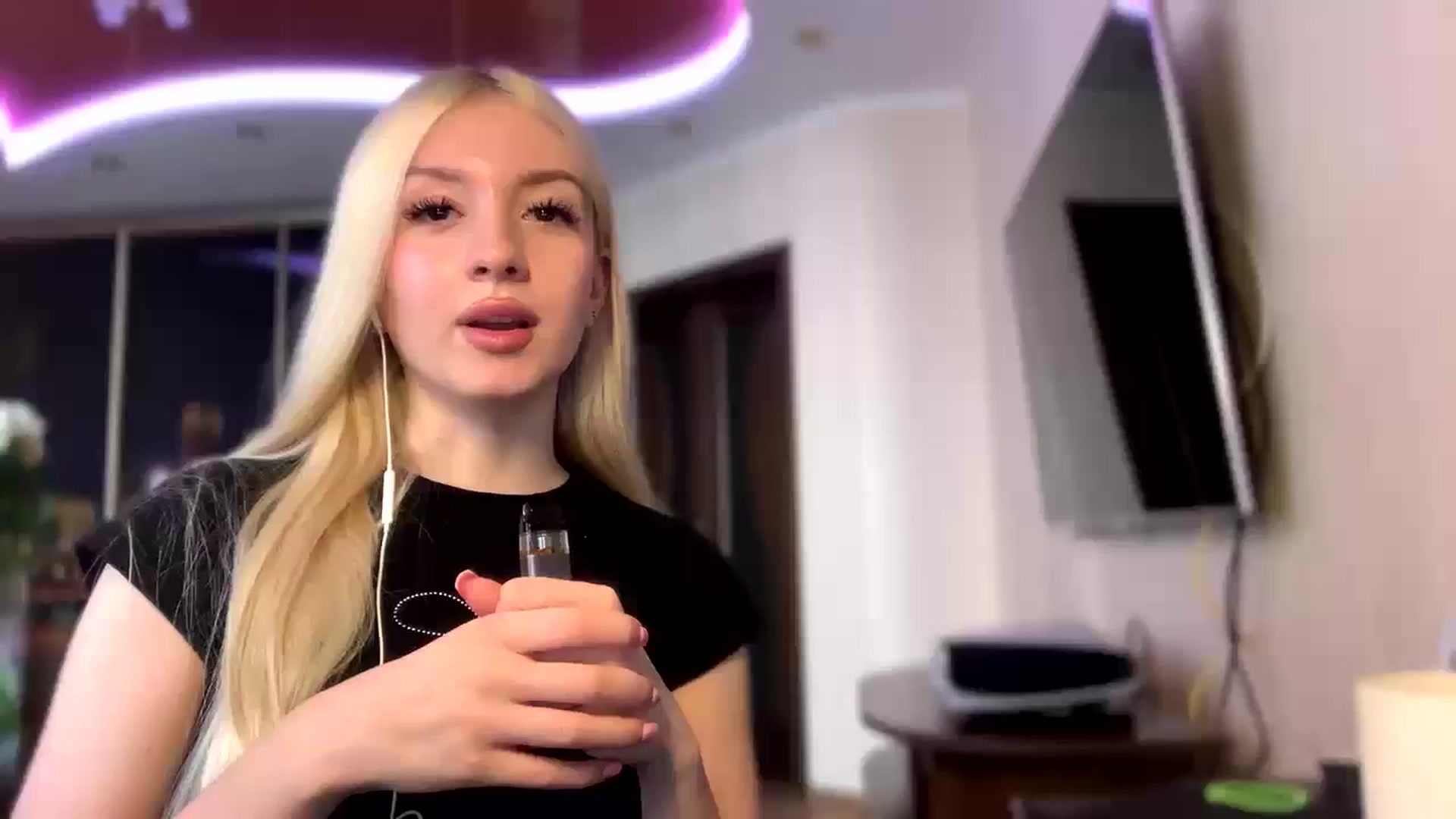 Gallery image thumbnail from SyndyRein's myfreecams stream on, 05/06/2026, 09:56 image 13 of 20