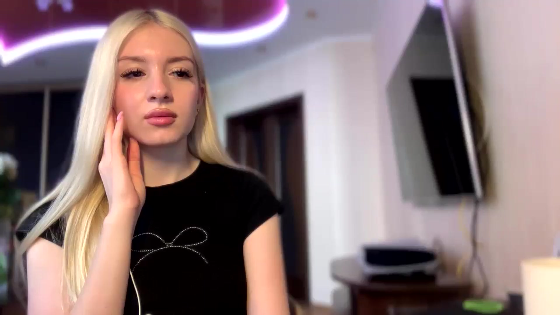 Gallery image thumbnail from SyndyRein's myfreecams stream on, 05/06/2026, 09:56 image 11 of 20
