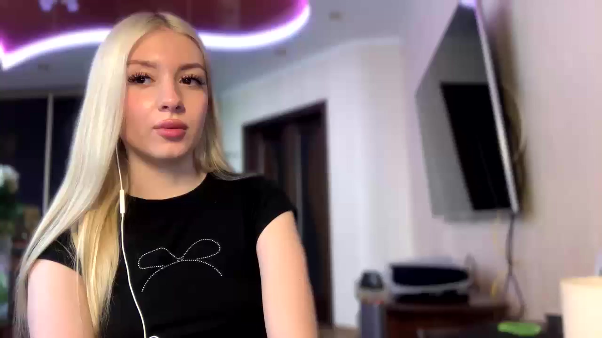 Gallery image thumbnail from SyndyRein's myfreecams stream on, 05/06/2026, 09:56 image 8 of 20