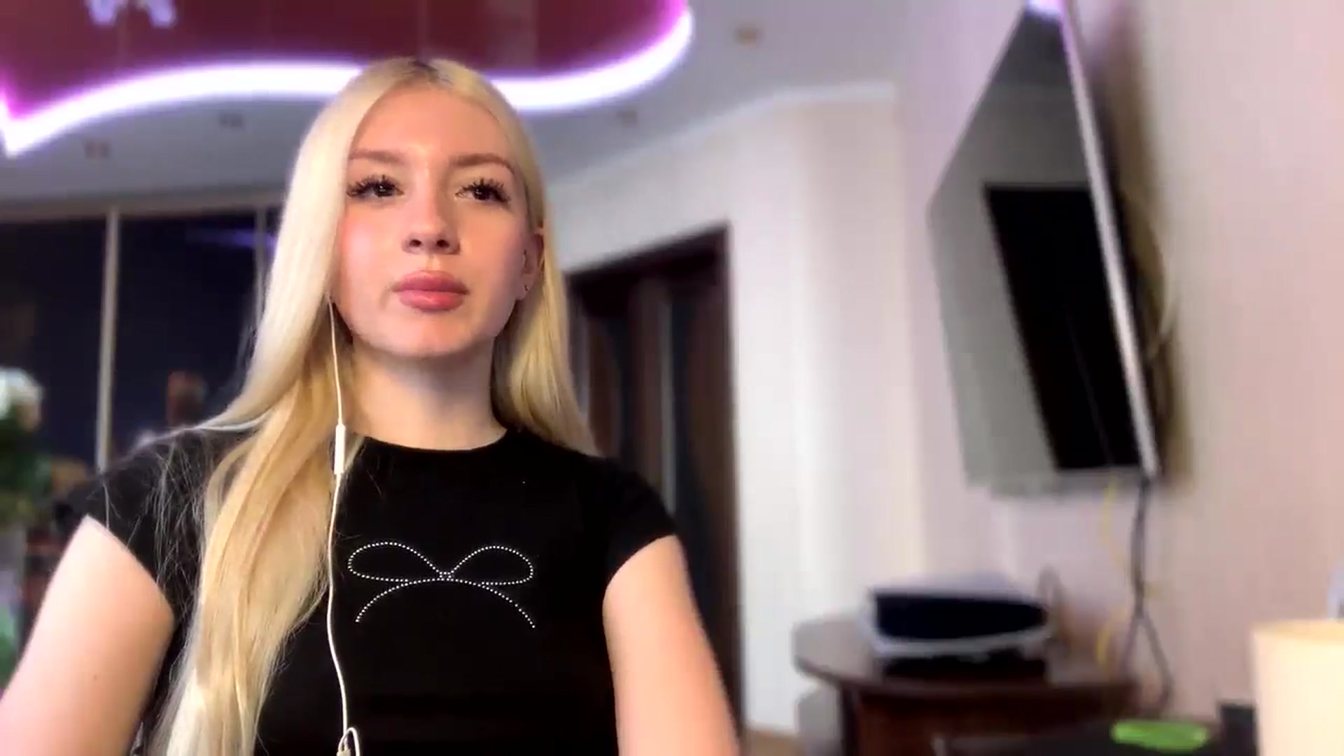 Gallery image thumbnail from SyndyRein's myfreecams stream on, 05/06/2026, 09:56 image 14 of 20