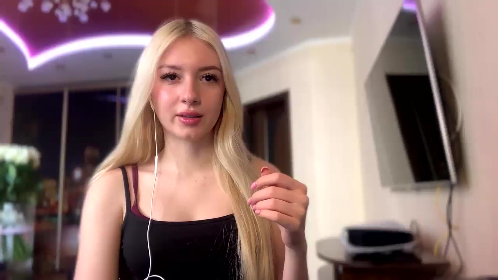 Gallery image thumbnail from SyndyRein's myfreecams stream on, 05/07/2026, 10:50 image 18 of 20