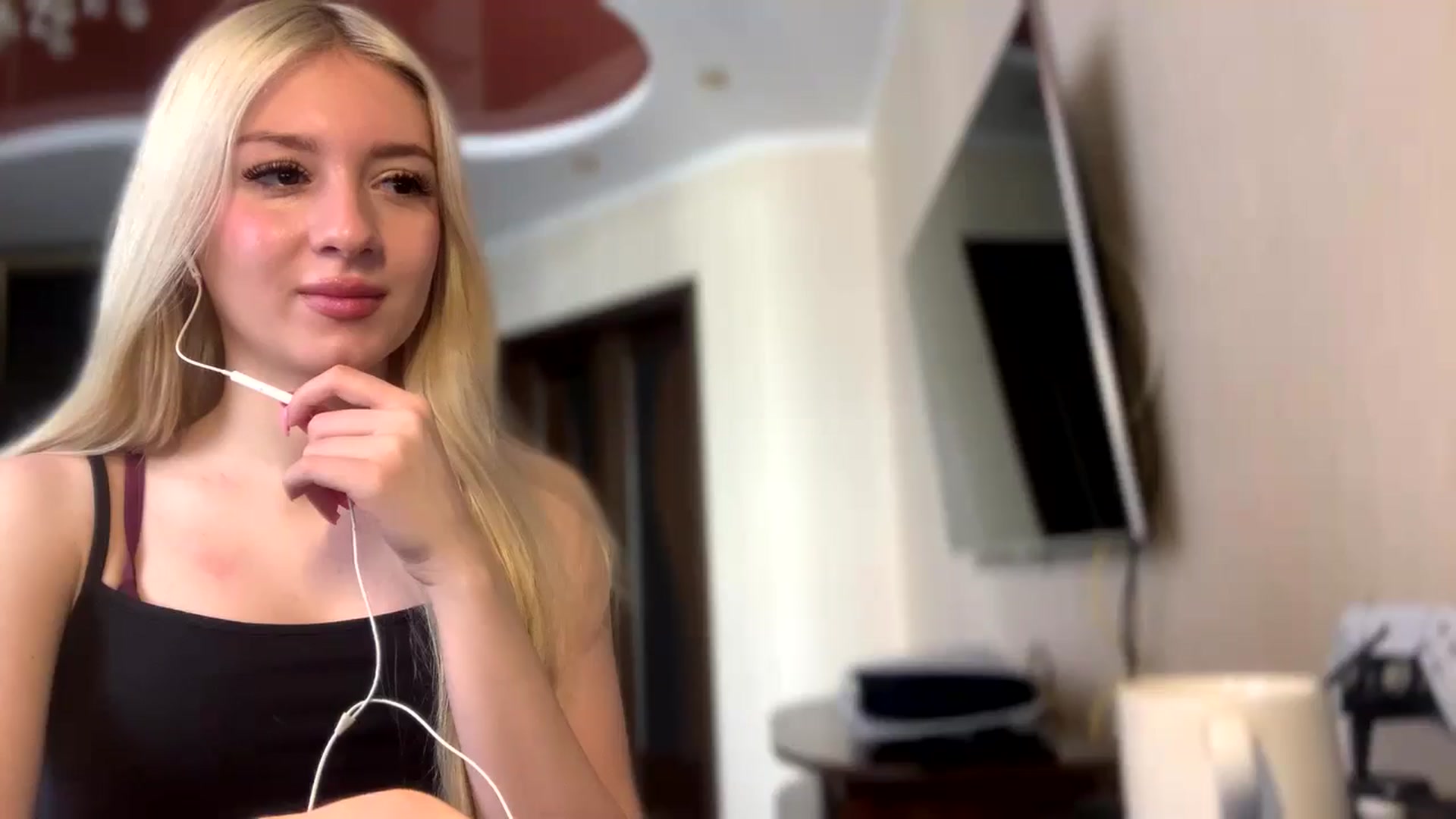 Gallery image thumbnail from SyndyRein's myfreecams stream on, 05/07/2026, 10:50 image 2 of 20
