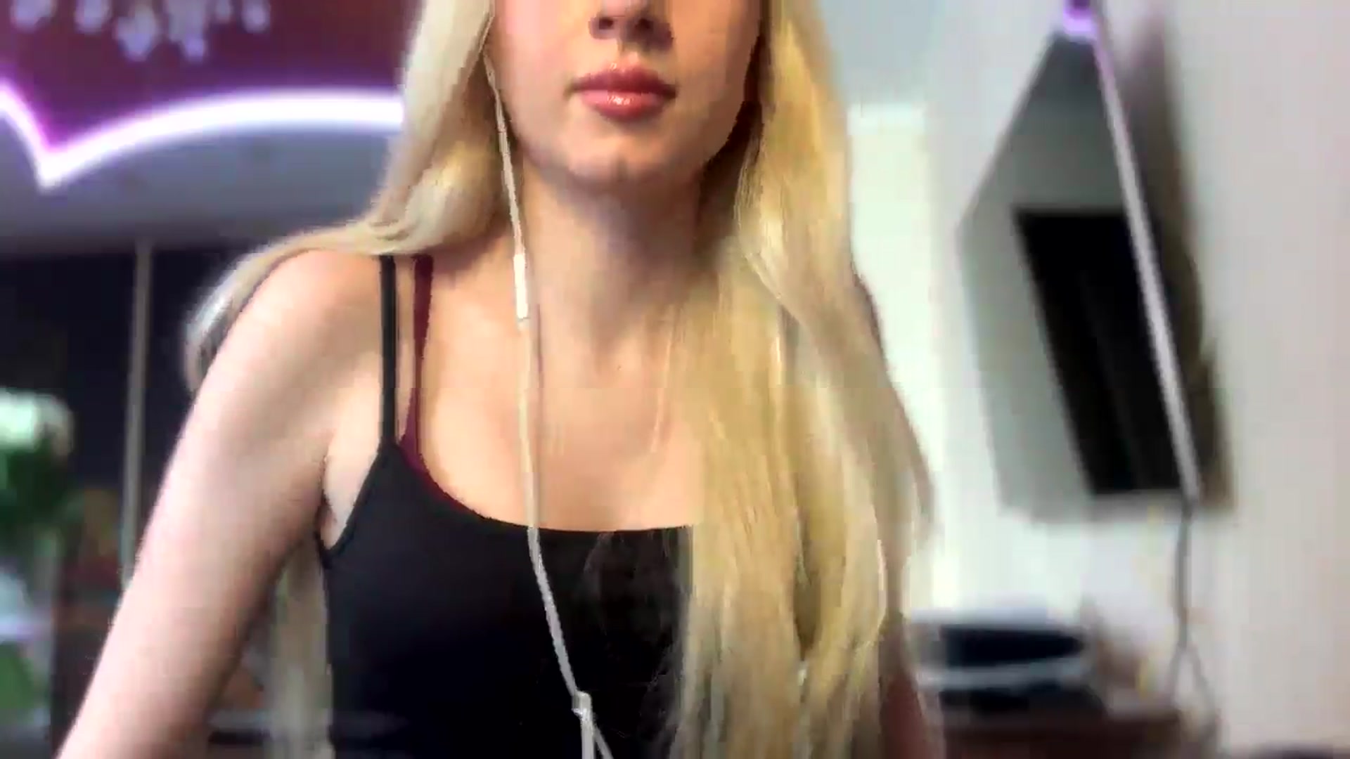 Gallery image thumbnail from SyndyRein's myfreecams stream on, 05/07/2026, 10:50 image 15 of 20