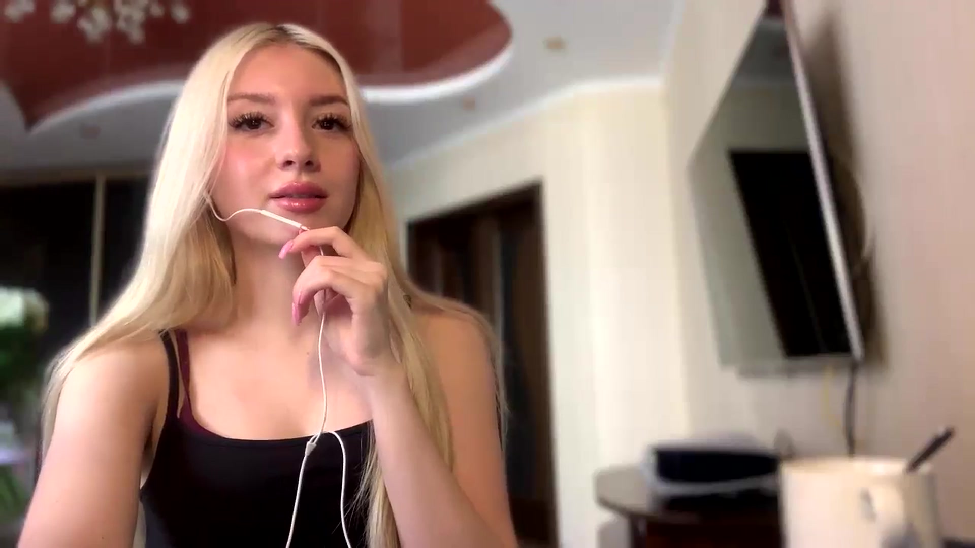 Gallery image thumbnail from SyndyRein's myfreecams stream on, 05/07/2026, 10:50 image 13 of 20