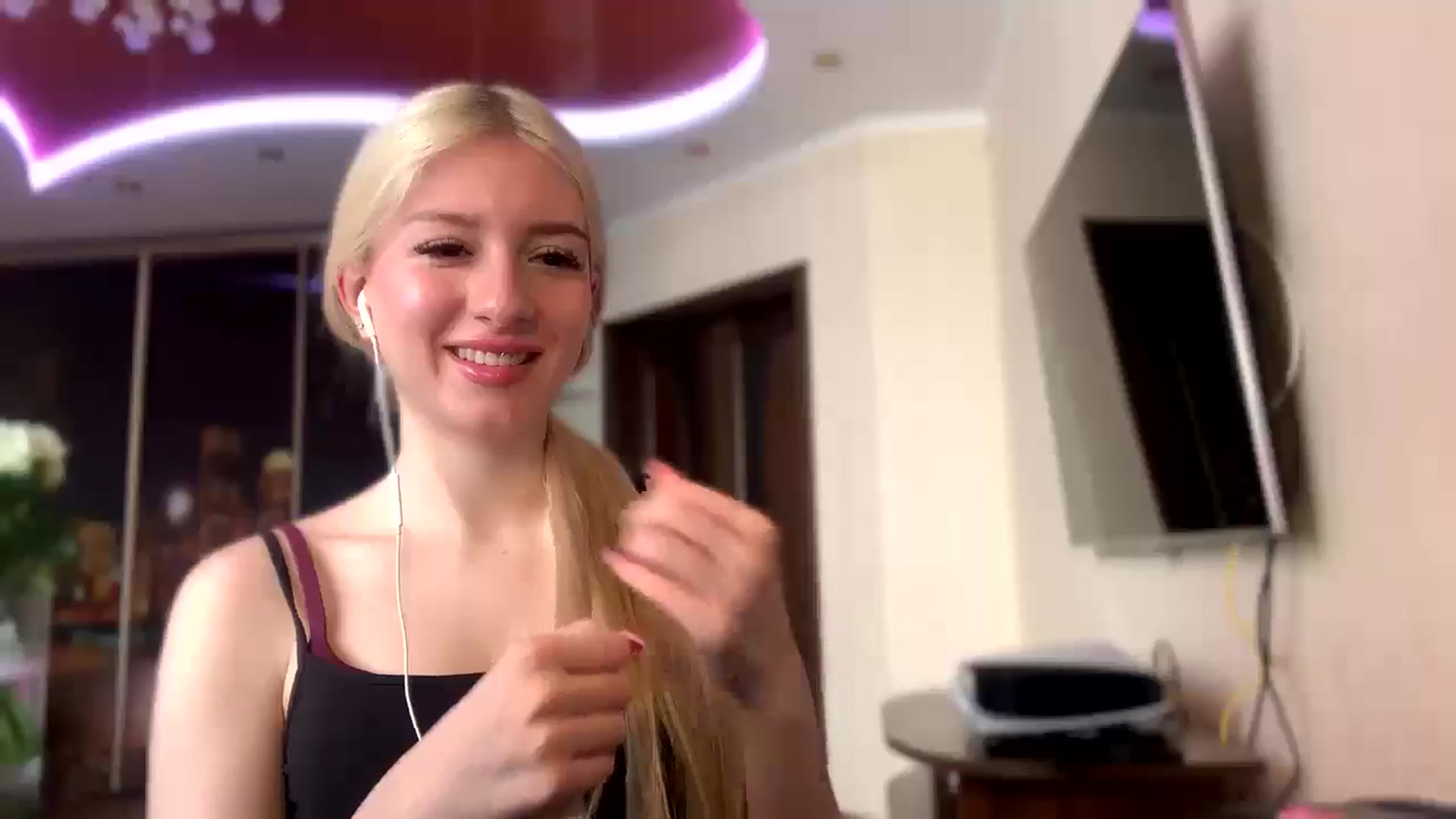 Gallery image thumbnail from SyndyRein's myfreecams stream on, 05/07/2026, 12:24 image 10 of 20