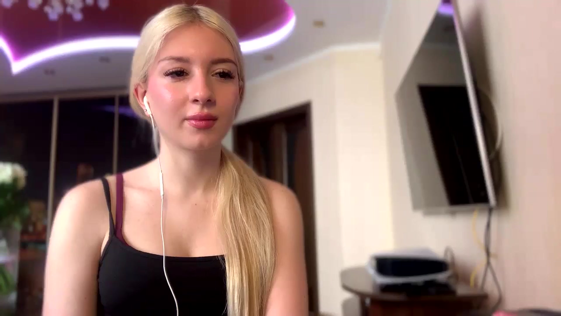 Gallery image thumbnail from SyndyRein's myfreecams stream on, 05/07/2026, 12:24 image 2 of 20