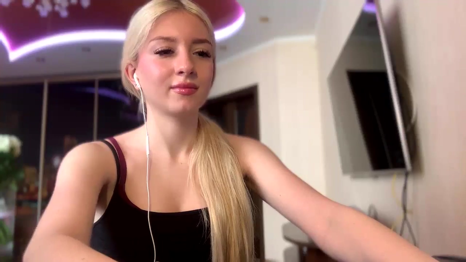 Gallery image thumbnail from SyndyRein's myfreecams stream on, 05/07/2026, 12:24 image 8 of 20