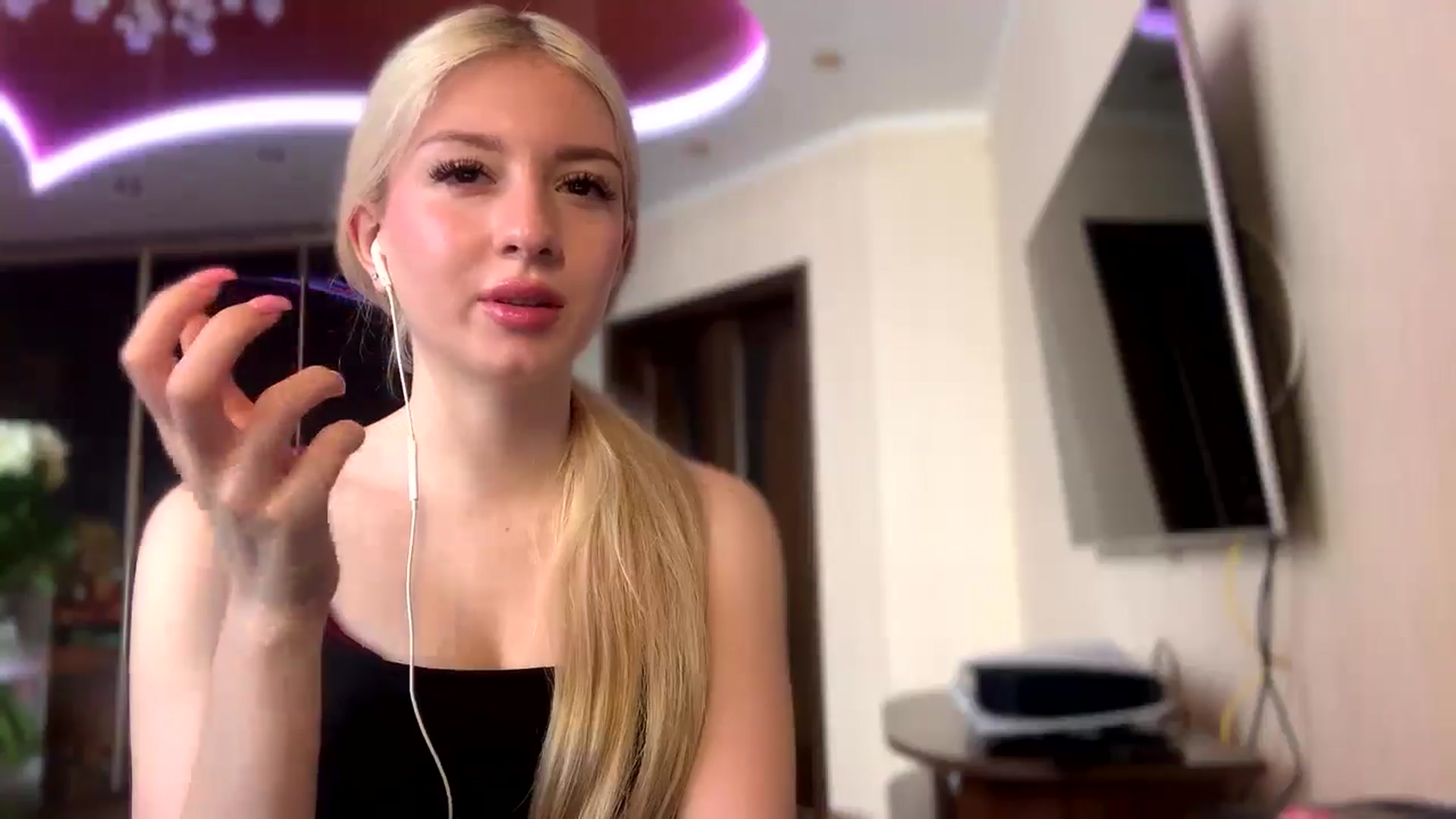 Gallery image thumbnail from SyndyRein's myfreecams stream on, 05/07/2026, 12:24 image 3 of 20
