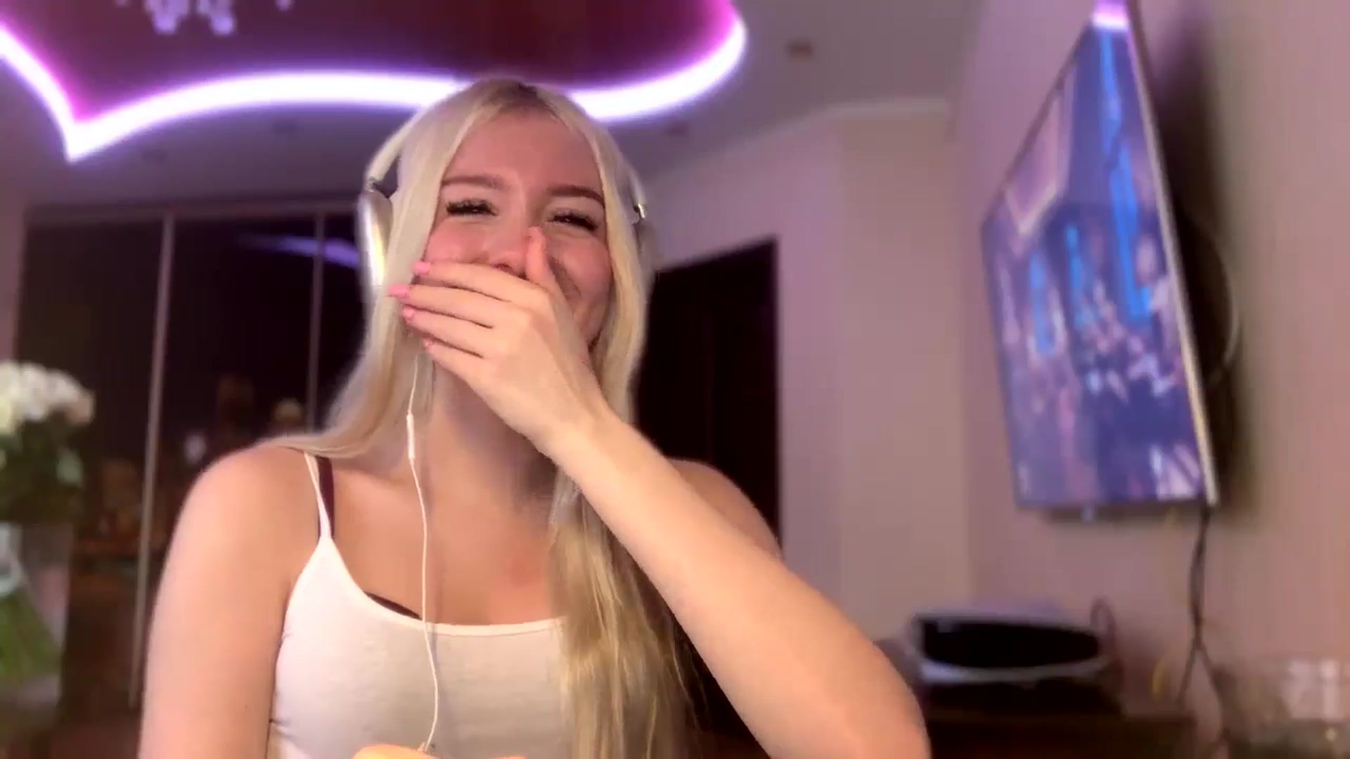 Gallery image thumbnail from SyndyRein's myfreecams stream on, 05/08/2026, 11:14 image 3 of 20