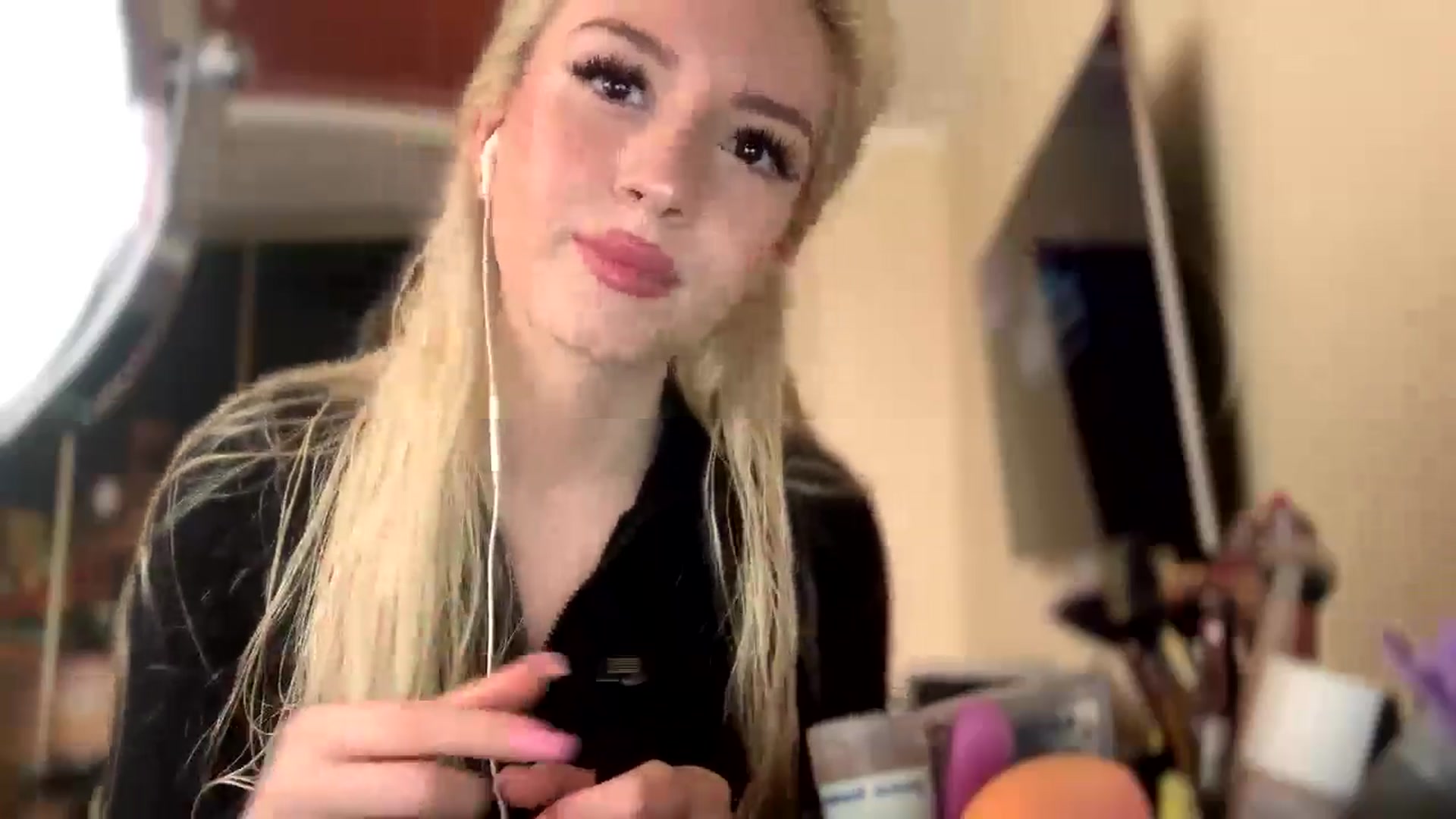 Gallery image thumbnail from SyndyRein's myfreecams stream on, 05/10/2026, 10:35 image 18 of 20
