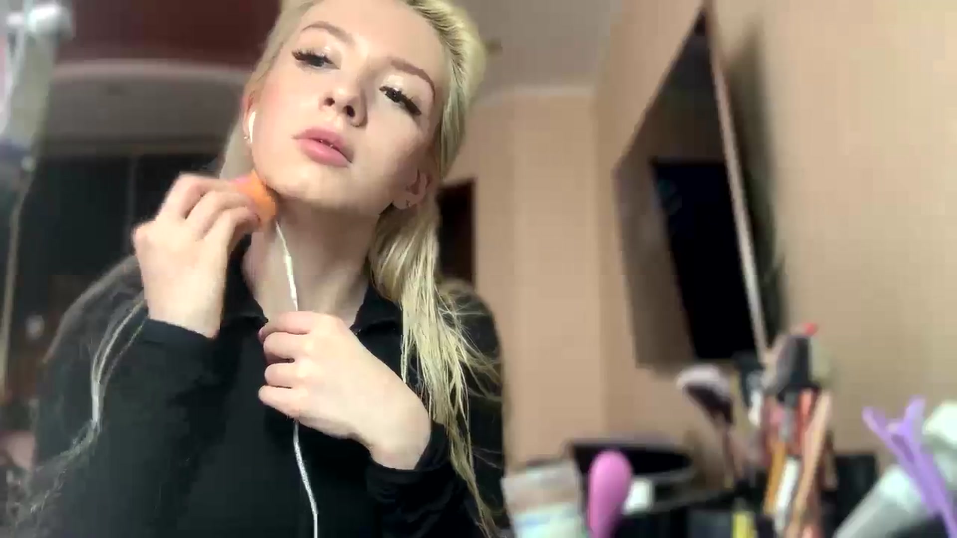 Gallery image thumbnail from SyndyRein's myfreecams stream on, 05/10/2026, 10:35 image 3 of 20