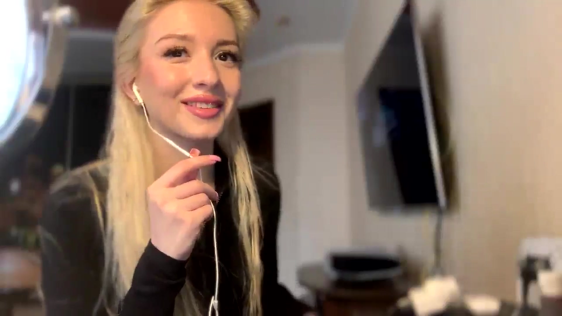 Gallery image thumbnail from SyndyRein's myfreecams stream on, 05/10/2026, 10:35 image 20 of 20