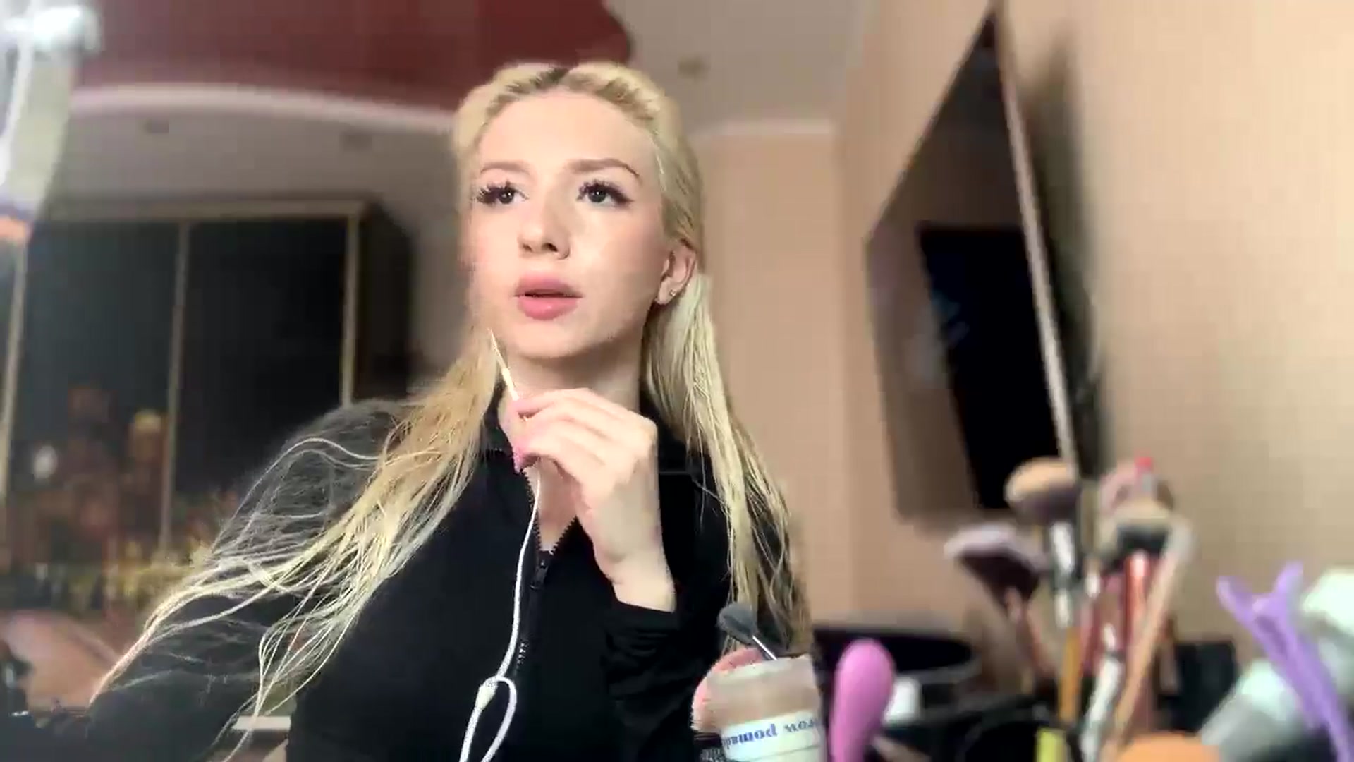 Gallery image thumbnail from SyndyRein's myfreecams stream on, 05/10/2026, 10:35 image 7 of 20