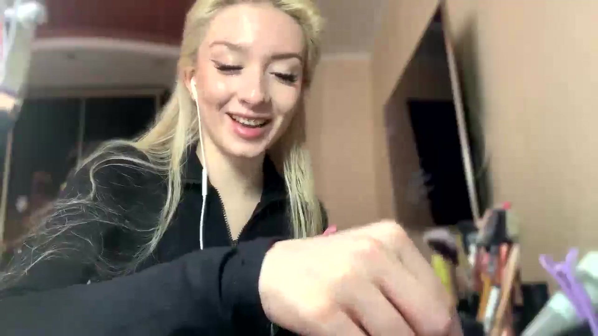 Gallery image thumbnail from SyndyRein's myfreecams stream on, 05/10/2026, 10:35 image 2 of 20