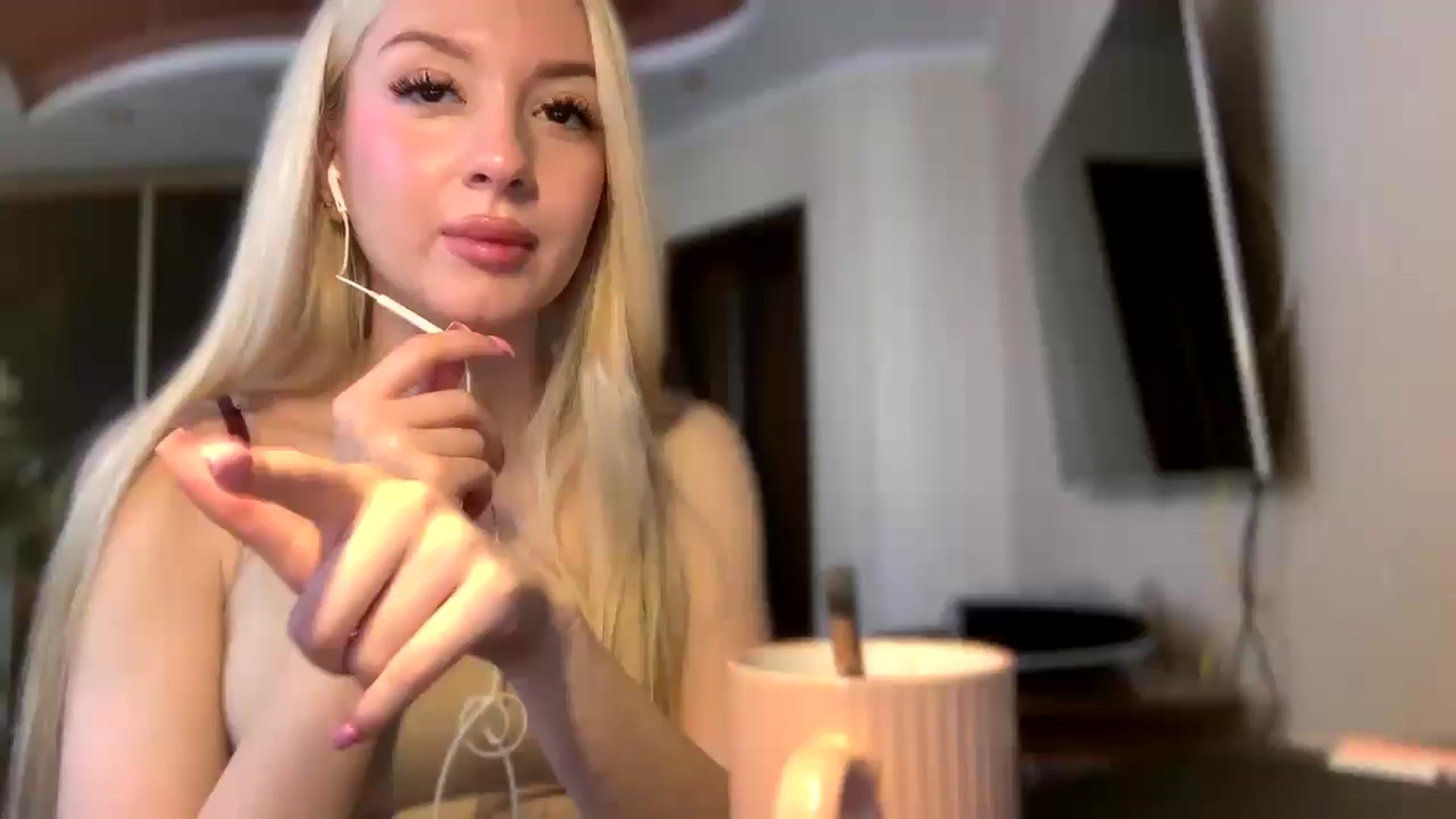Gallery image thumbnail from SyndyRein's myfreecams stream on, 05/11/2026, 09:30 image 1 of 20