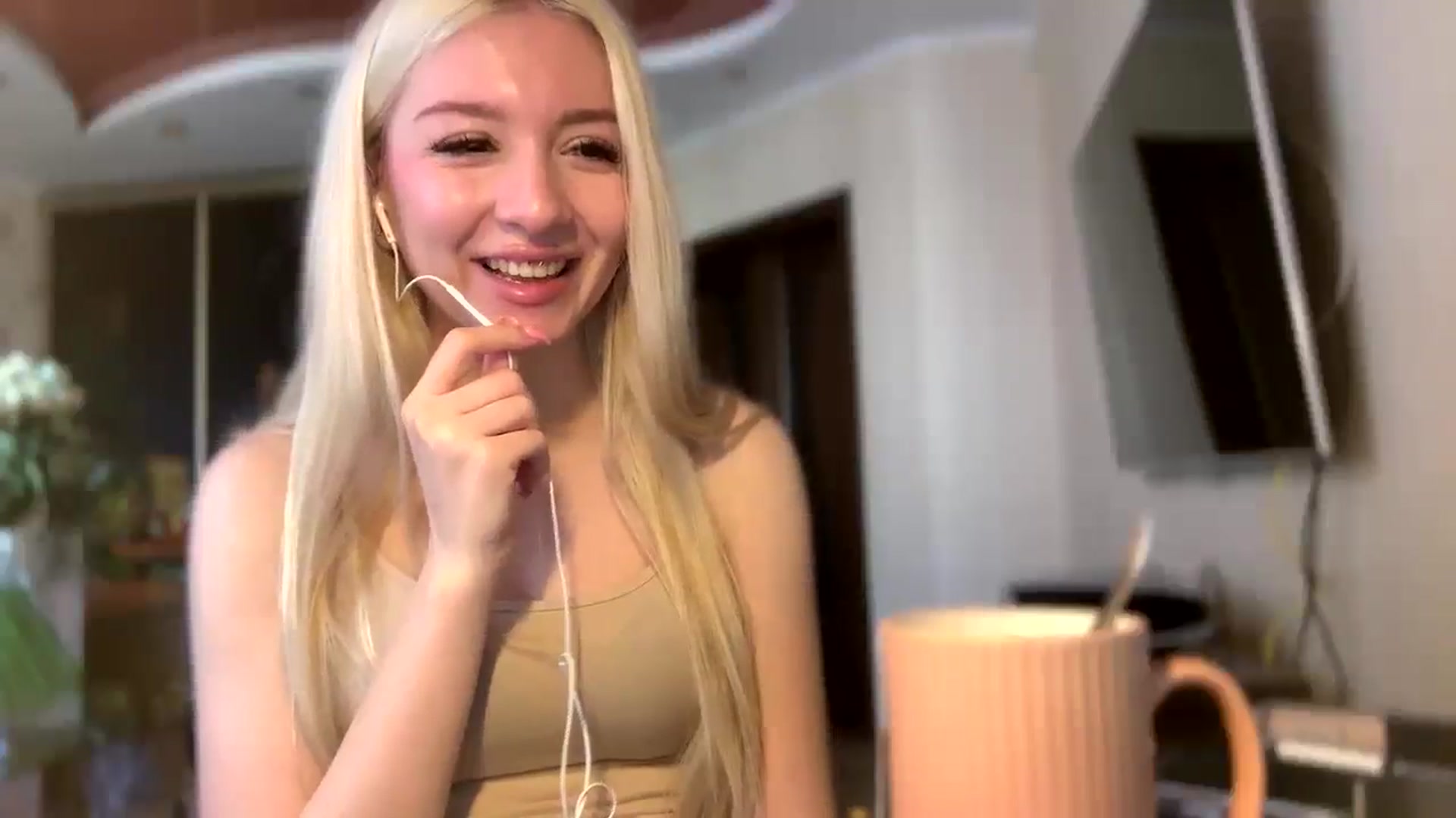 Gallery image thumbnail from SyndyRein's myfreecams stream on, 05/11/2026, 09:30 image 14 of 20