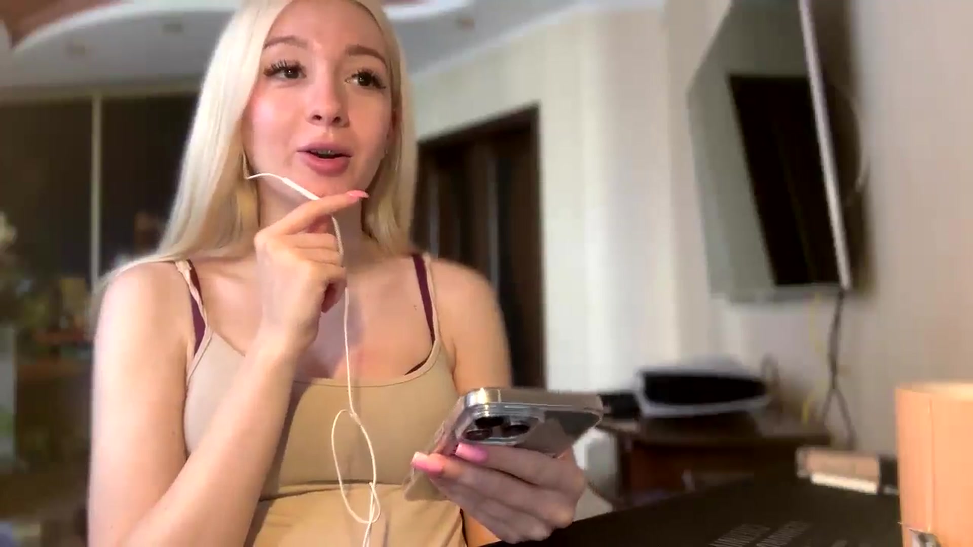 Gallery image thumbnail from SyndyRein's myfreecams stream on, 05/11/2026, 09:59 image 7 of 20