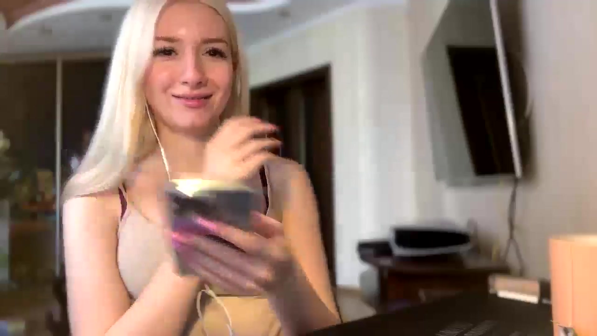 Gallery image thumbnail from SyndyRein's myfreecams stream on, 05/11/2026, 09:59 image 3 of 20