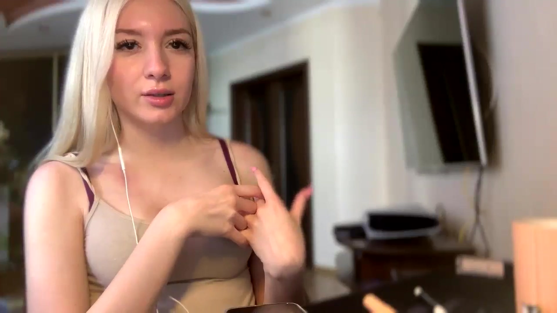 Gallery image thumbnail from SyndyRein's myfreecams stream on, 05/11/2026, 09:59 image 15 of 20