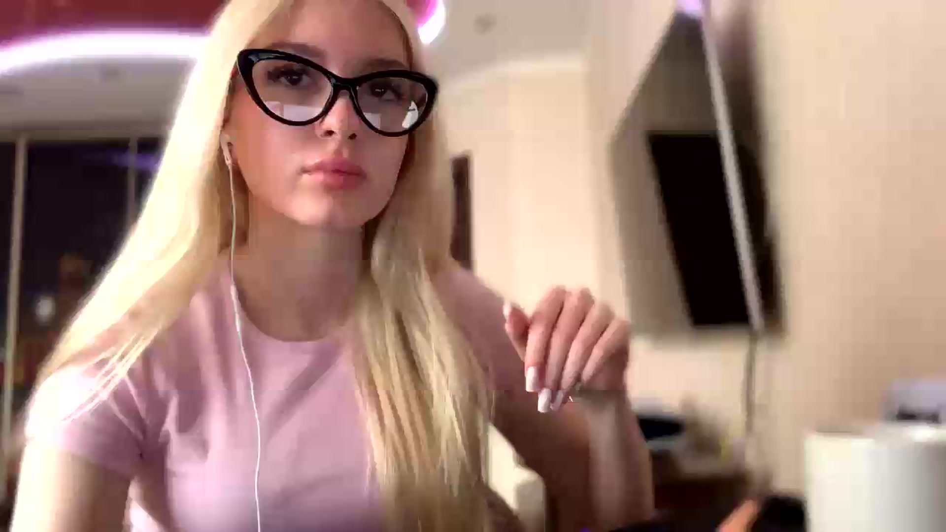 Gallery image thumbnail from SyndyRein's myfreecams stream on, 05/12/2026, 10:51 image 15 of 20