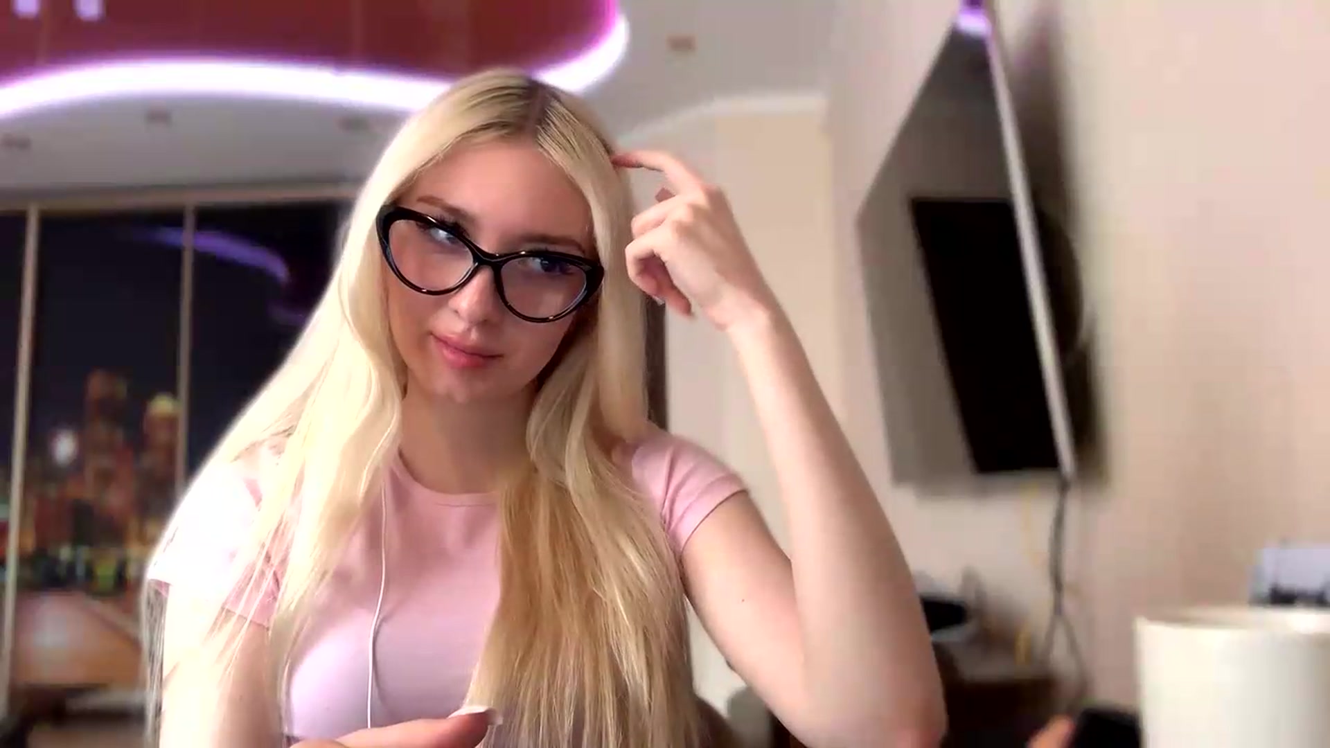 Gallery image thumbnail from SyndyRein's myfreecams stream on, 05/12/2026, 10:51 image 19 of 20