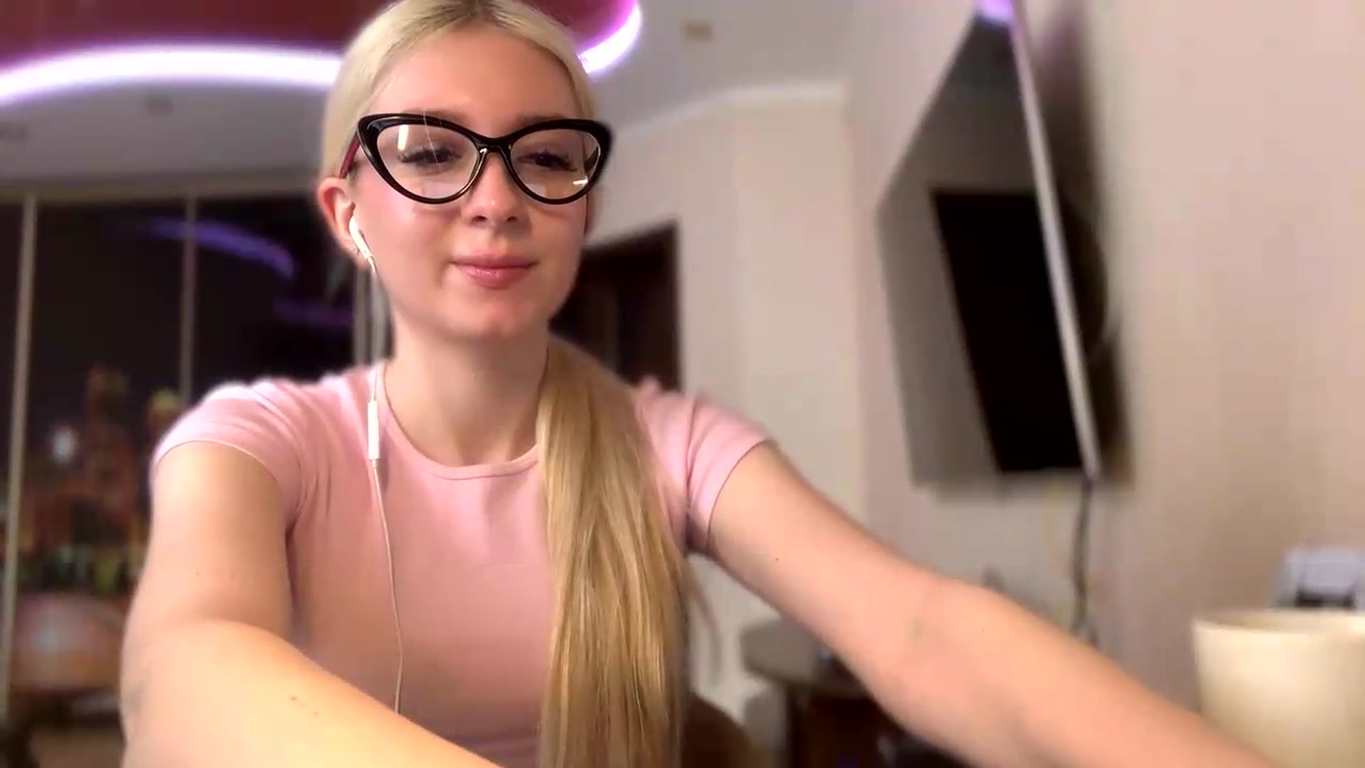 Gallery image thumbnail from SyndyRein's myfreecams stream on, 05/12/2026, 10:51 image 5 of 20