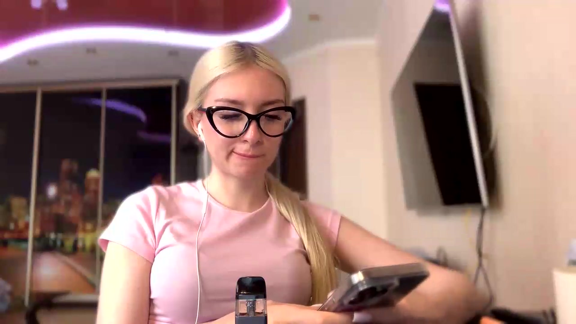 Gallery image thumbnail from SyndyRein's myfreecams stream on, 05/12/2026, 12:01 image 11 of 20